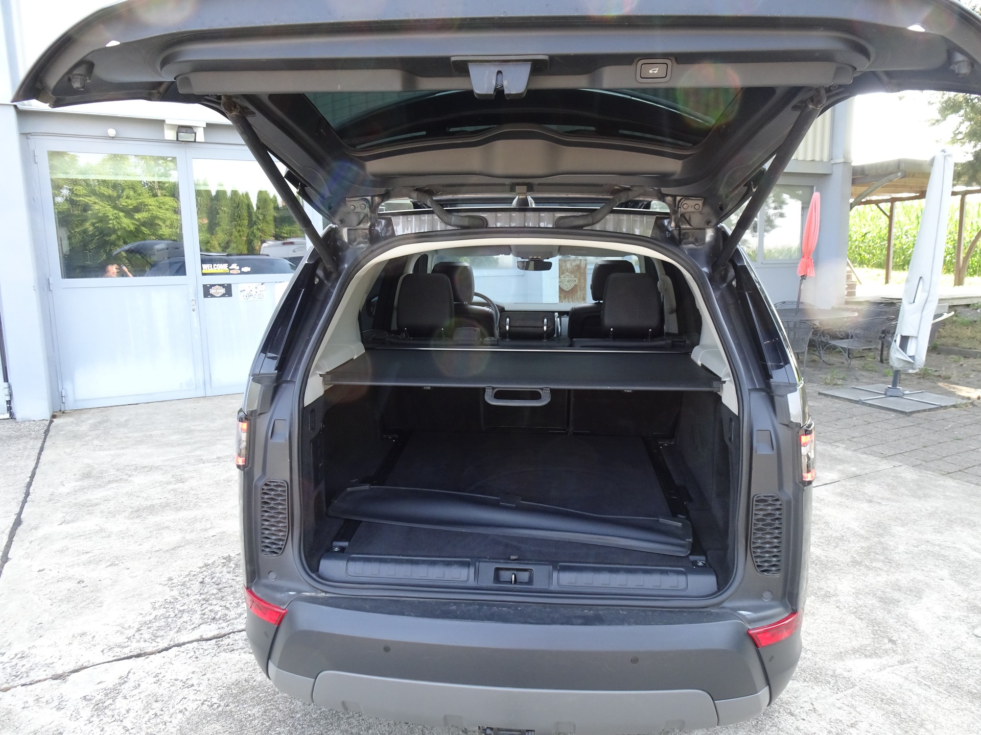 LAND ROVER Discovery 3.0 TD6 HSE Automatic-image-10
