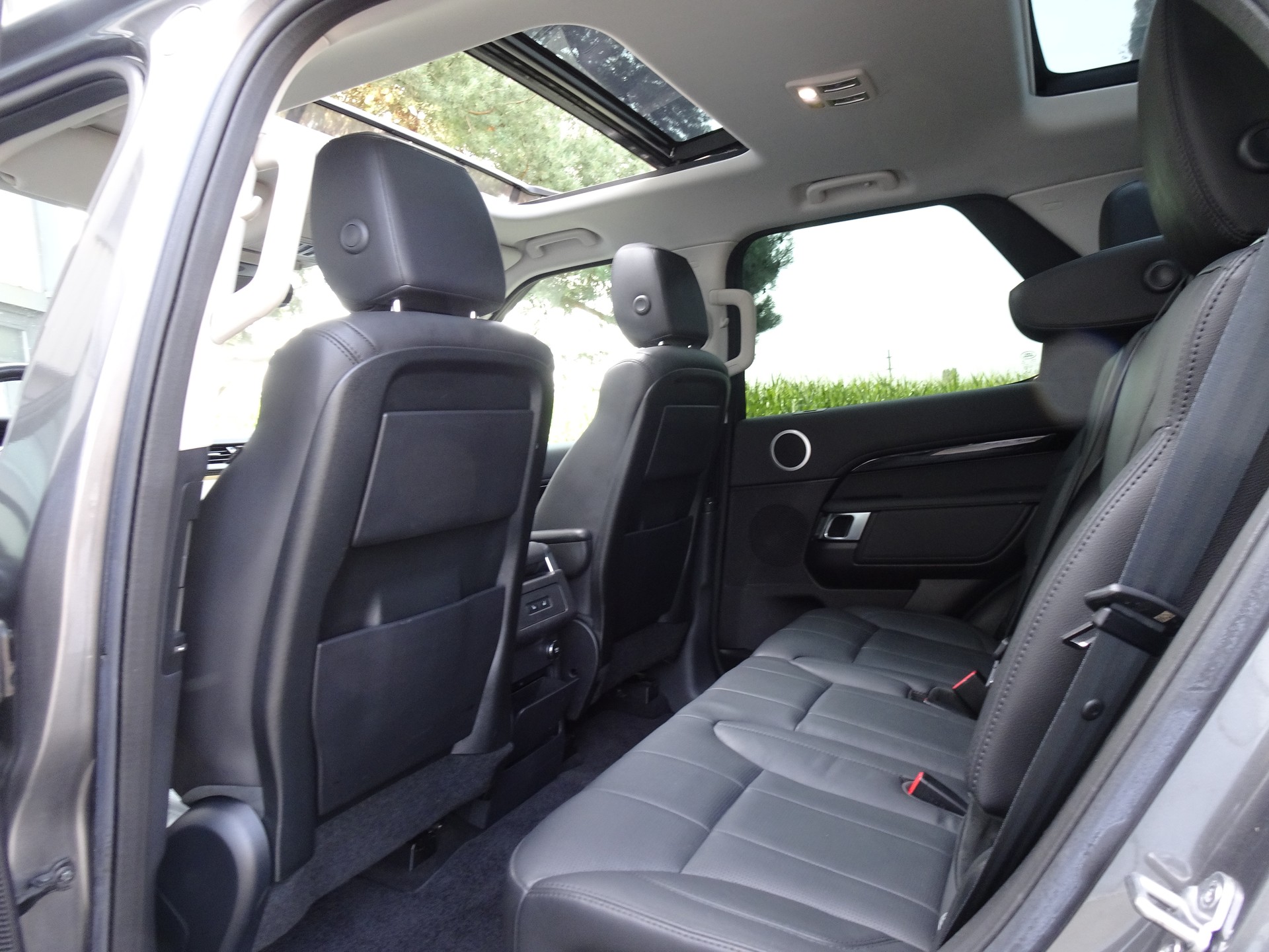 LAND ROVER Discovery 3.0 TD6 HSE Automatic-image-7