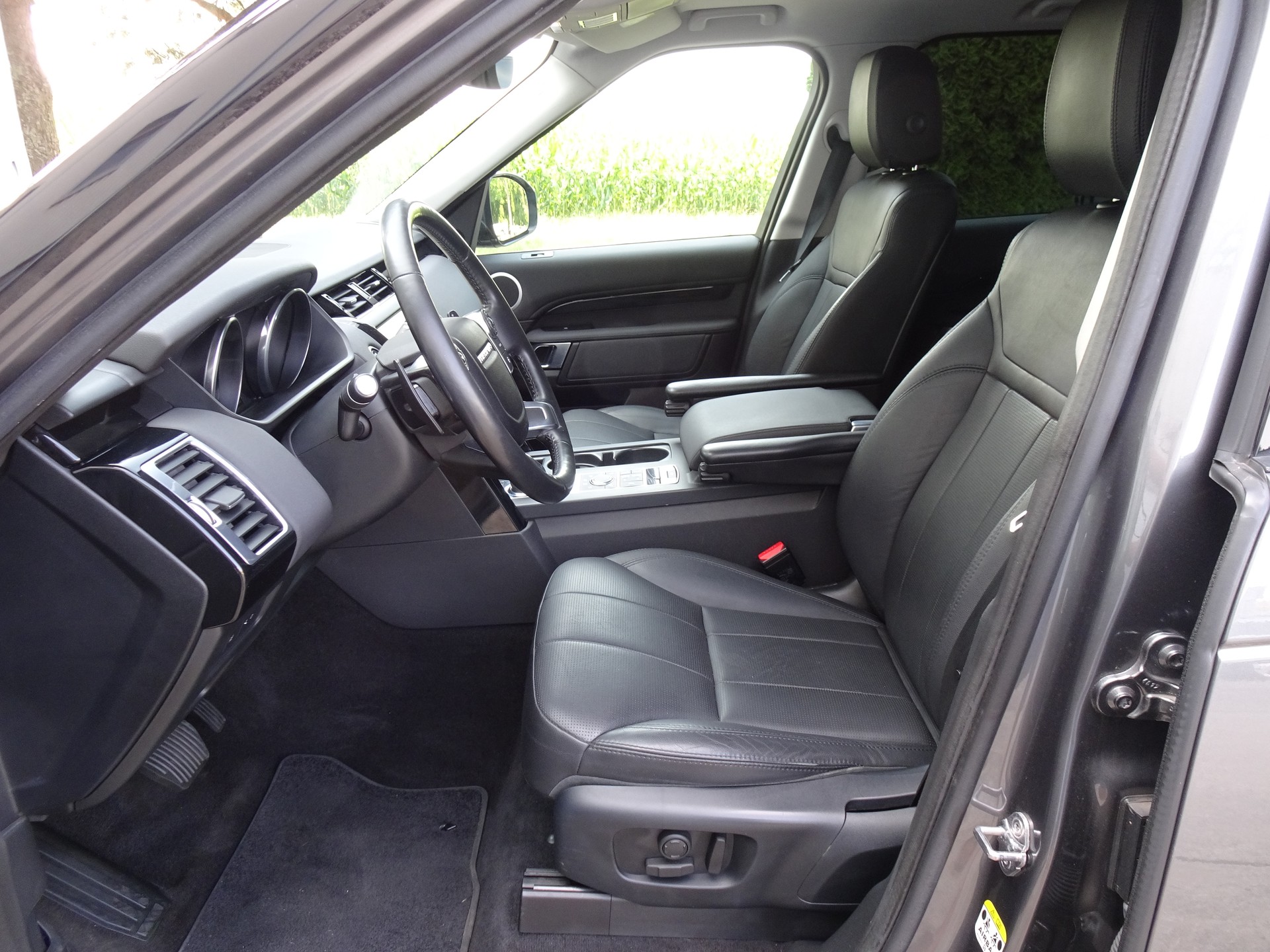 LAND ROVER Discovery 3.0 TD6 HSE Automatic-image-6