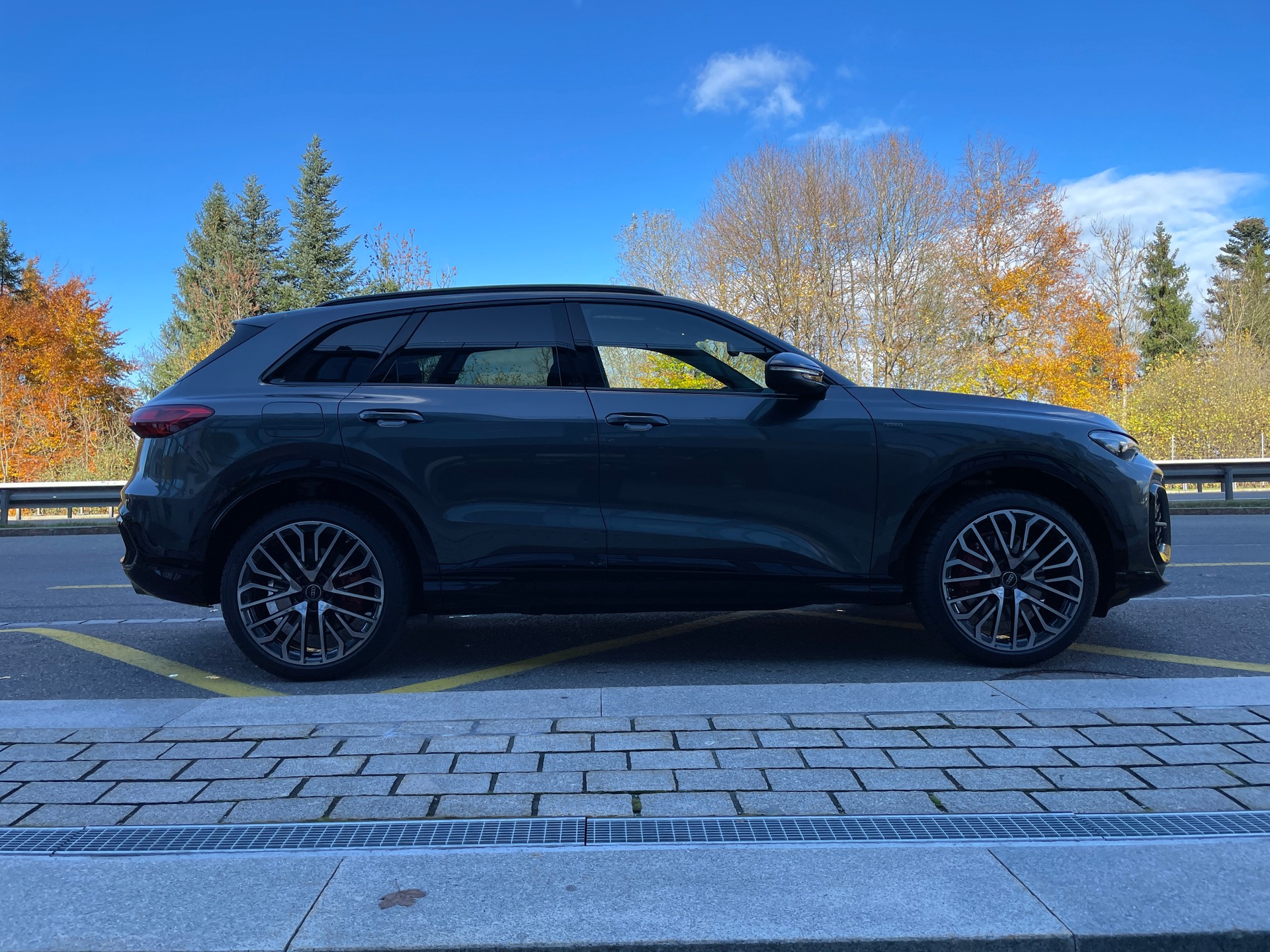 AUDI Q5 Sportback 55 TFSI e PHEV S line quattro S-tronic-image-3