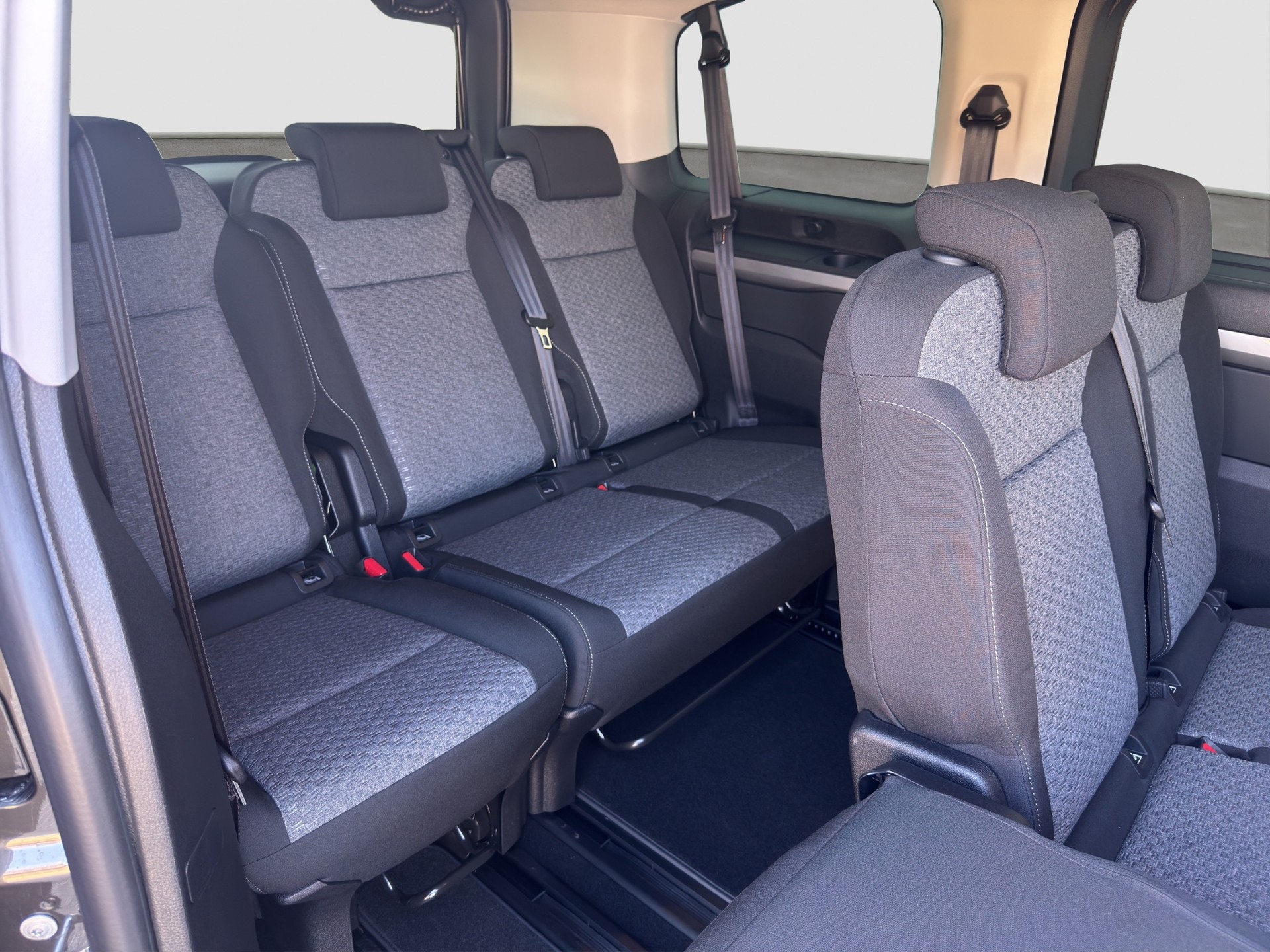 CITROEN Spacetourer 2.0 BlueHDi You EAT8-image-11
