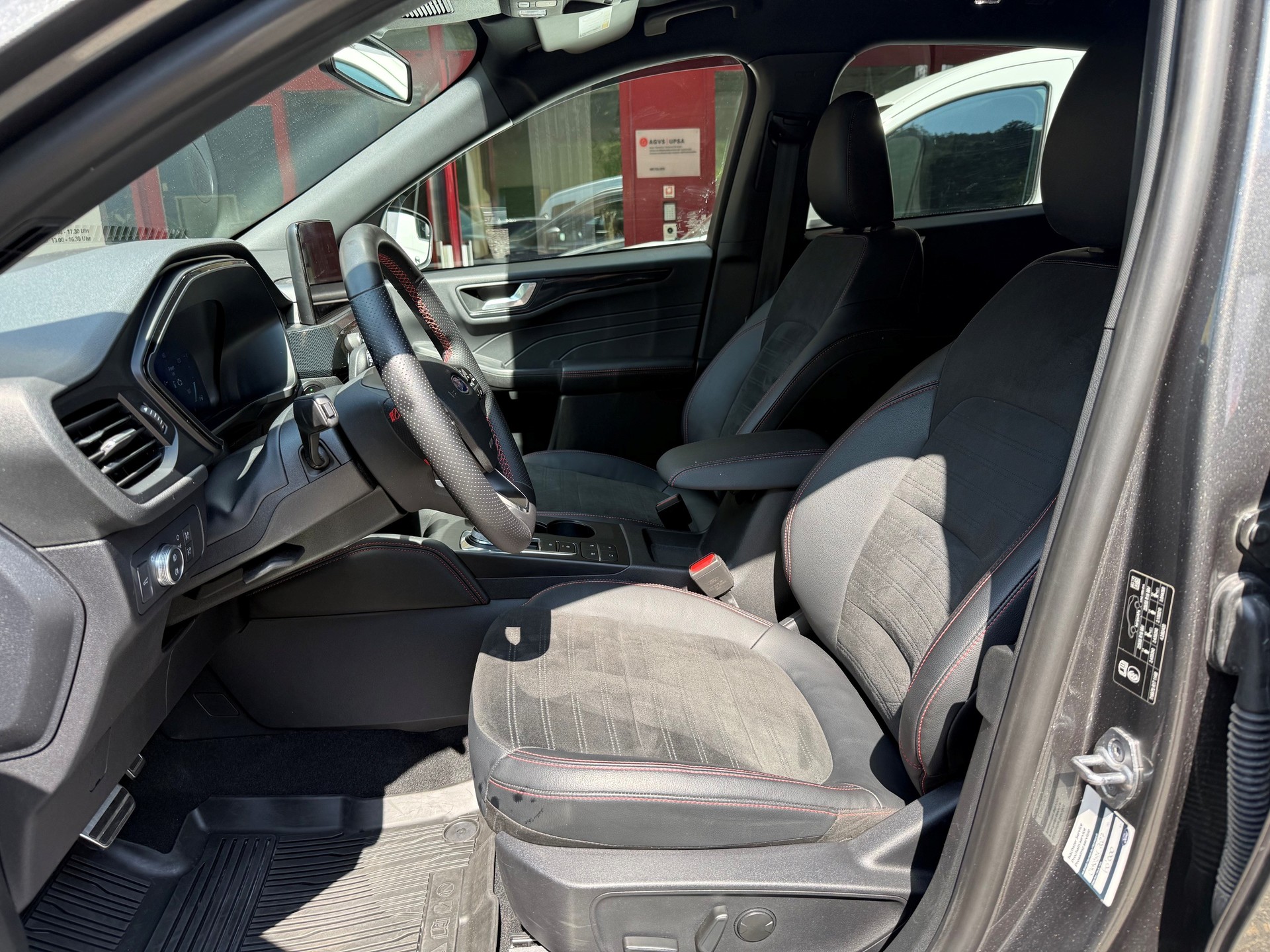 FORD Kuga 2.5 FHEV ST-Line X 4WD-image-9