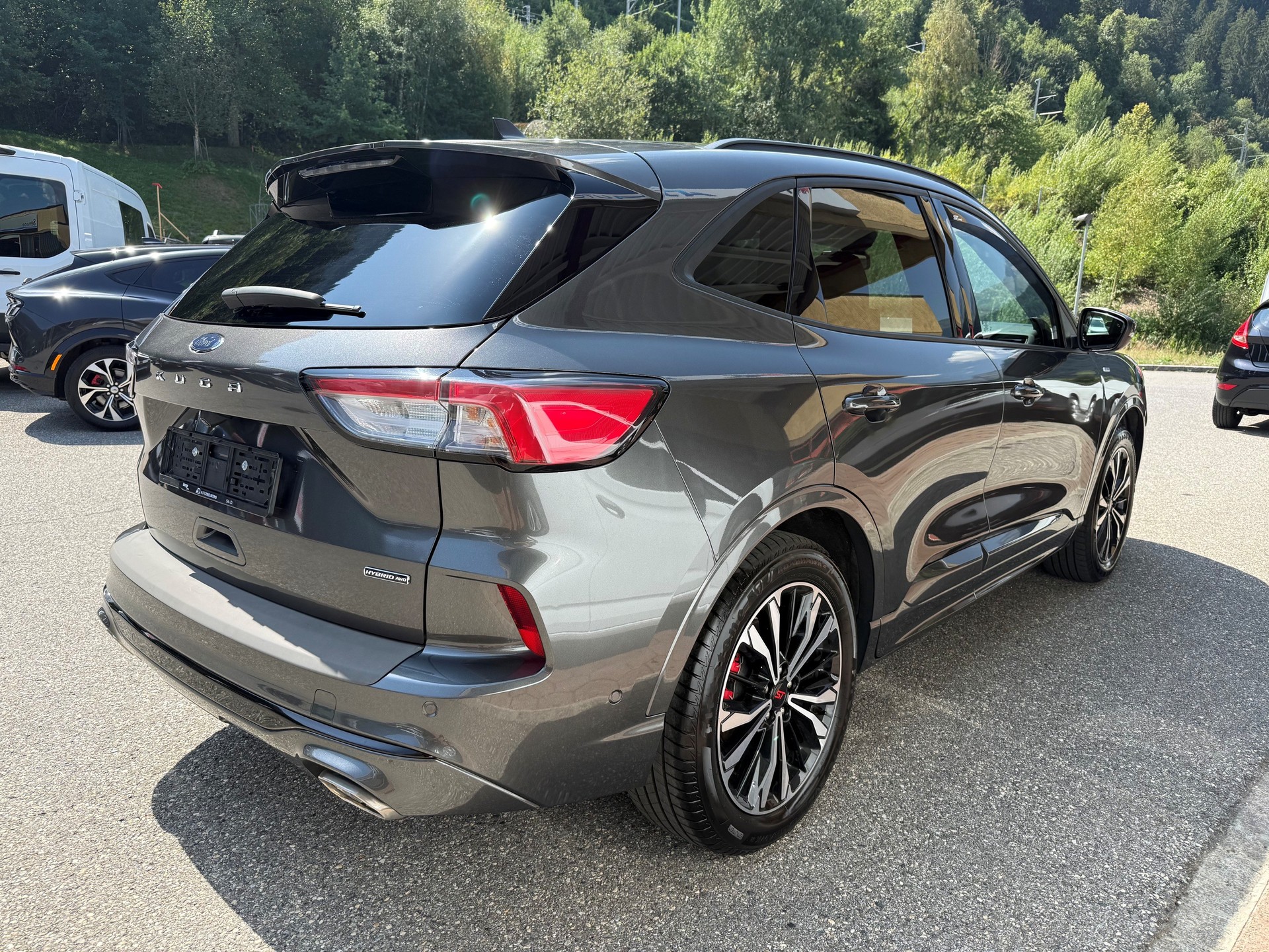 FORD Kuga 2.5 FHEV ST-Line X 4WD-image-3