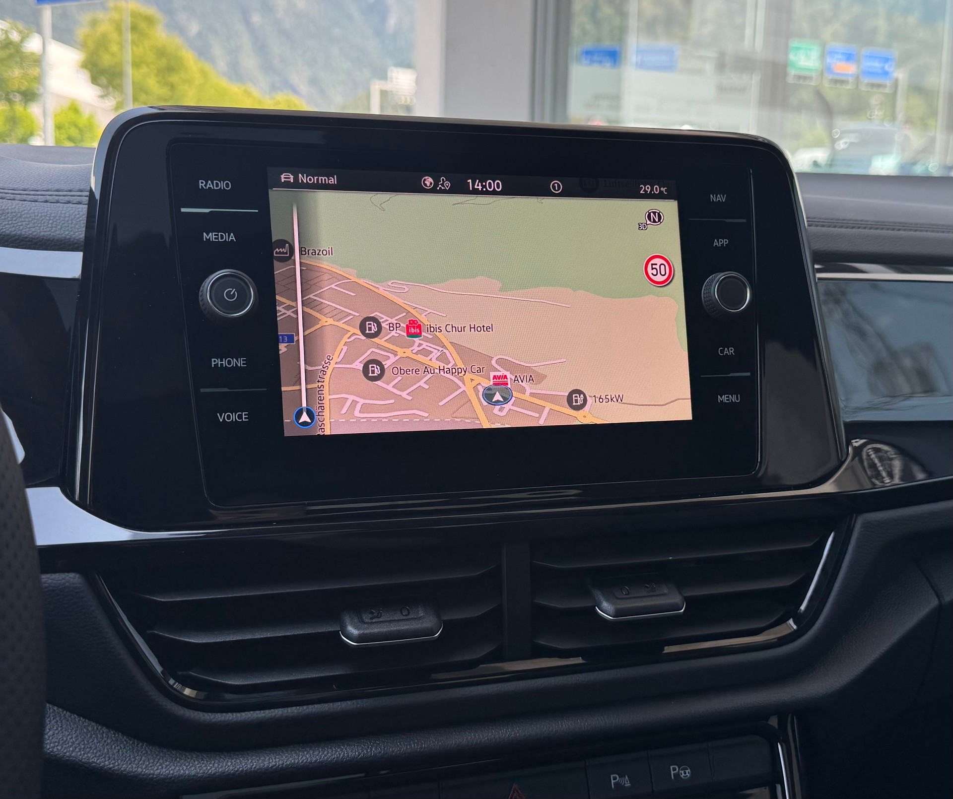 VW T-Roc 2.0 TSI R DSG 4Motion-image-15