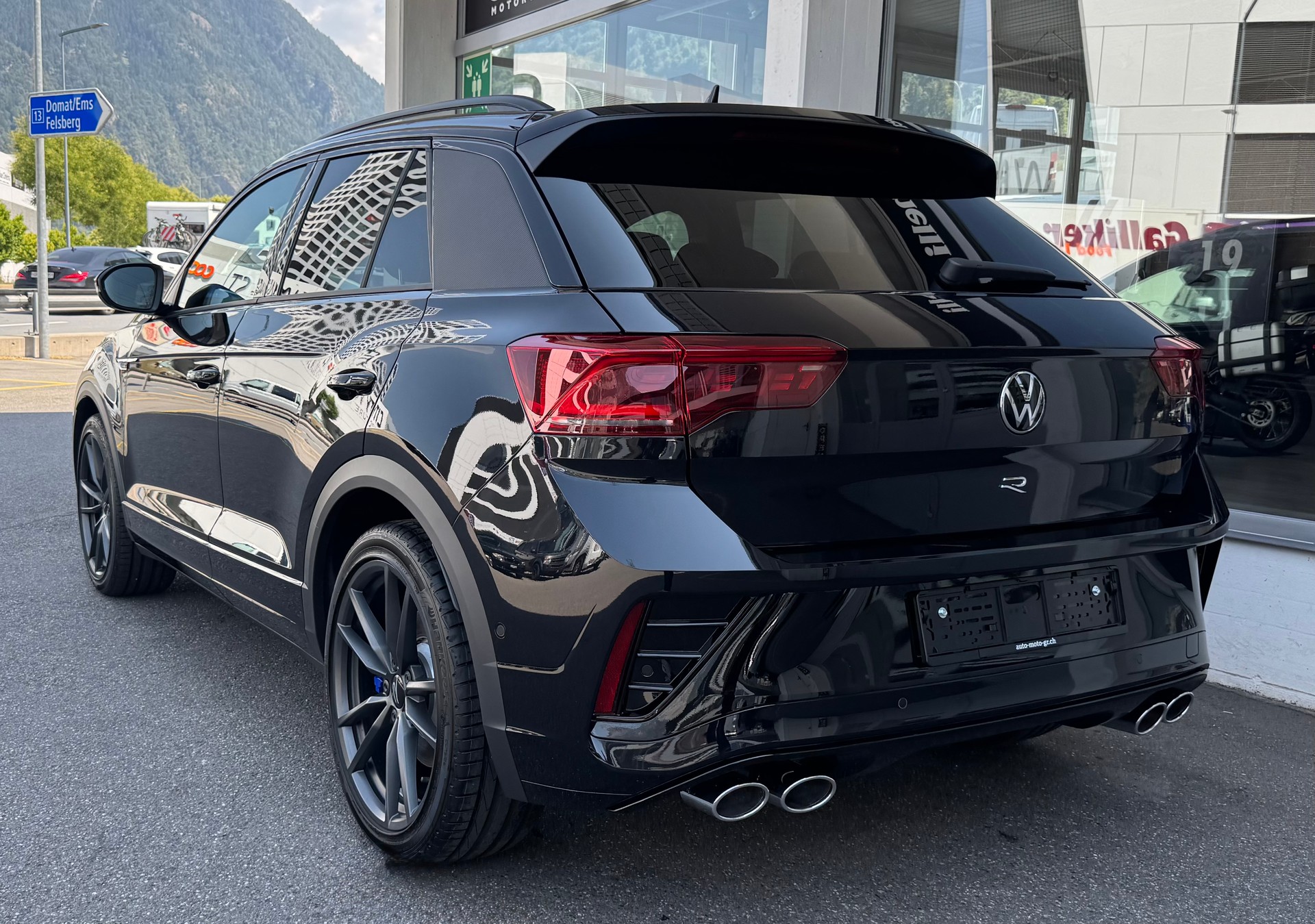 VW T-Roc 2.0 TSI R DSG 4Motion-image-3