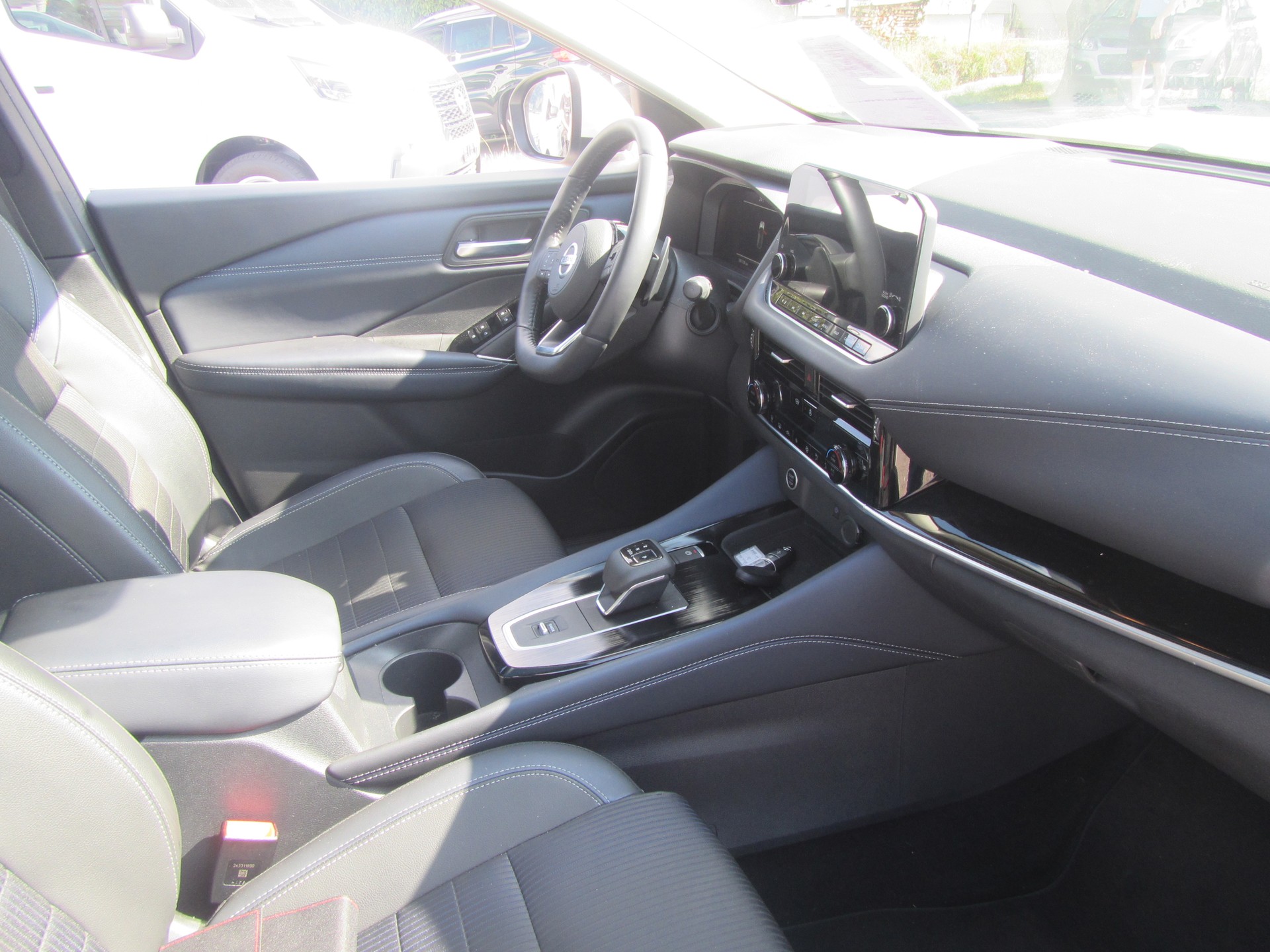 NISSAN Qashqai 1.3 DIG-T MHEV Premiere Edition Xtronic-image-3