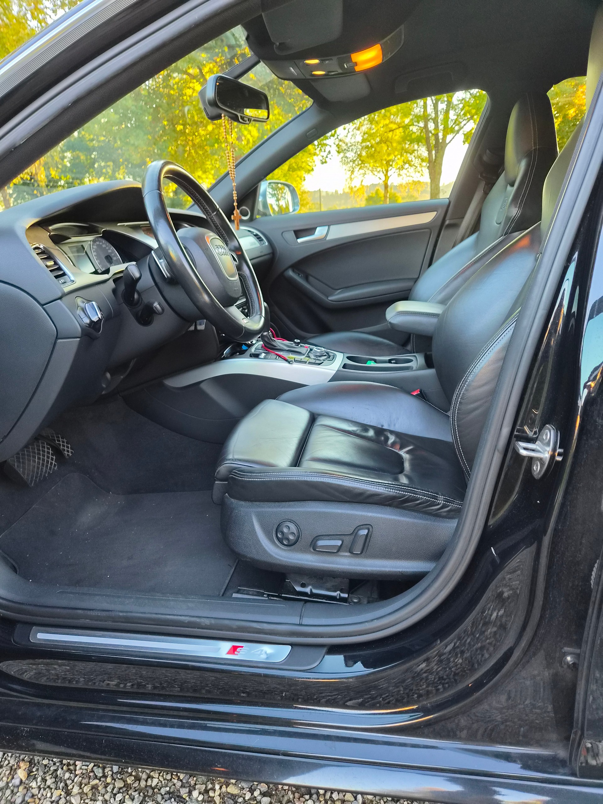 AUDI 3.0 V6 TFSI quattro S-Tronic-image-5