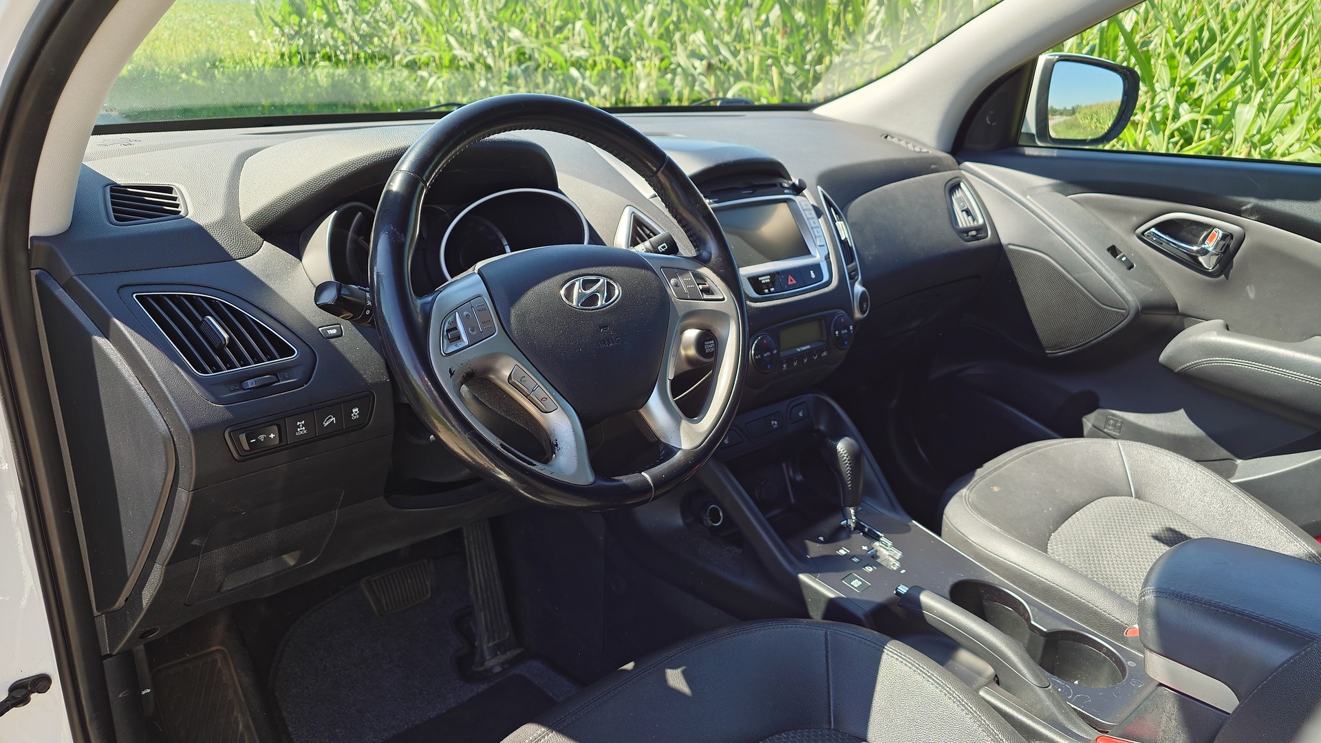 HYUNDAI iX 35 2.0 CRDi Premium 4WD Automatic-image-9