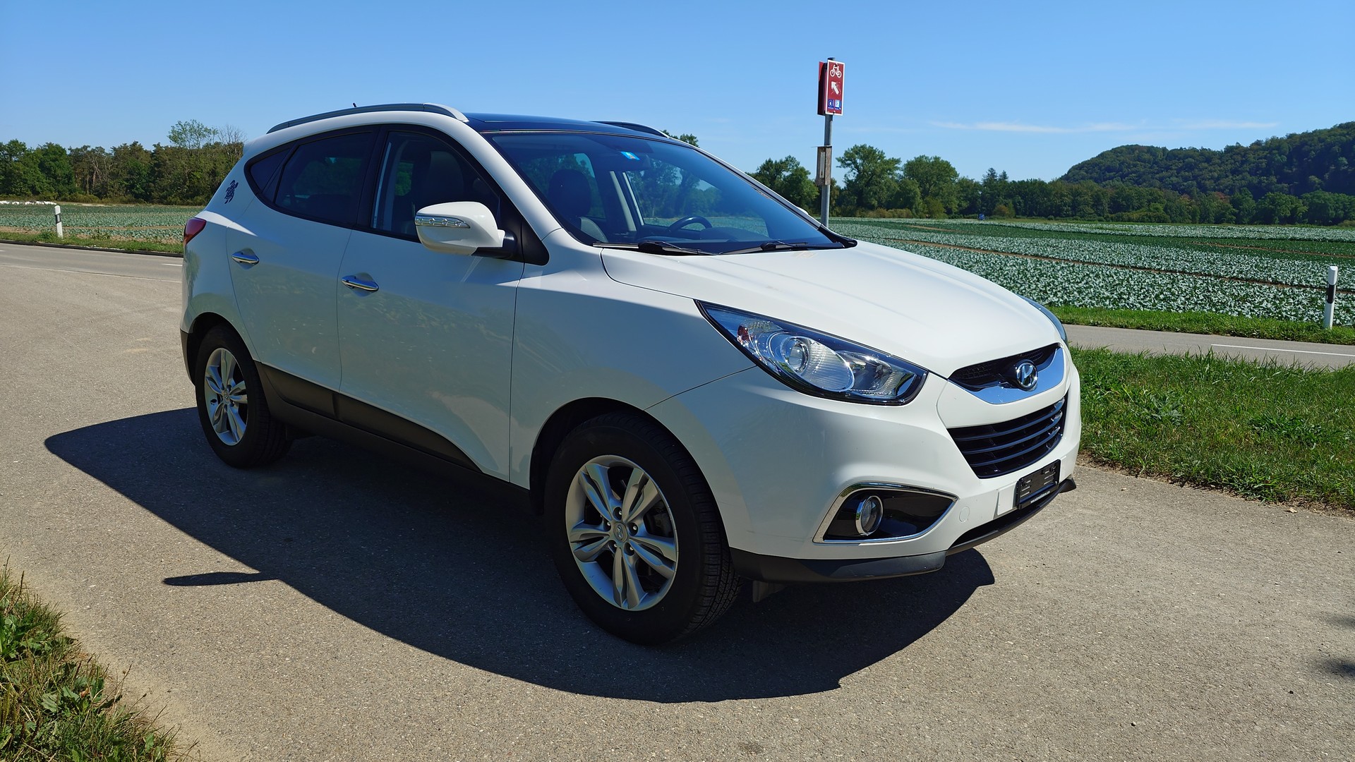 HYUNDAI iX 35 2.0 CRDi Premium 4WD Automatic-image-7
