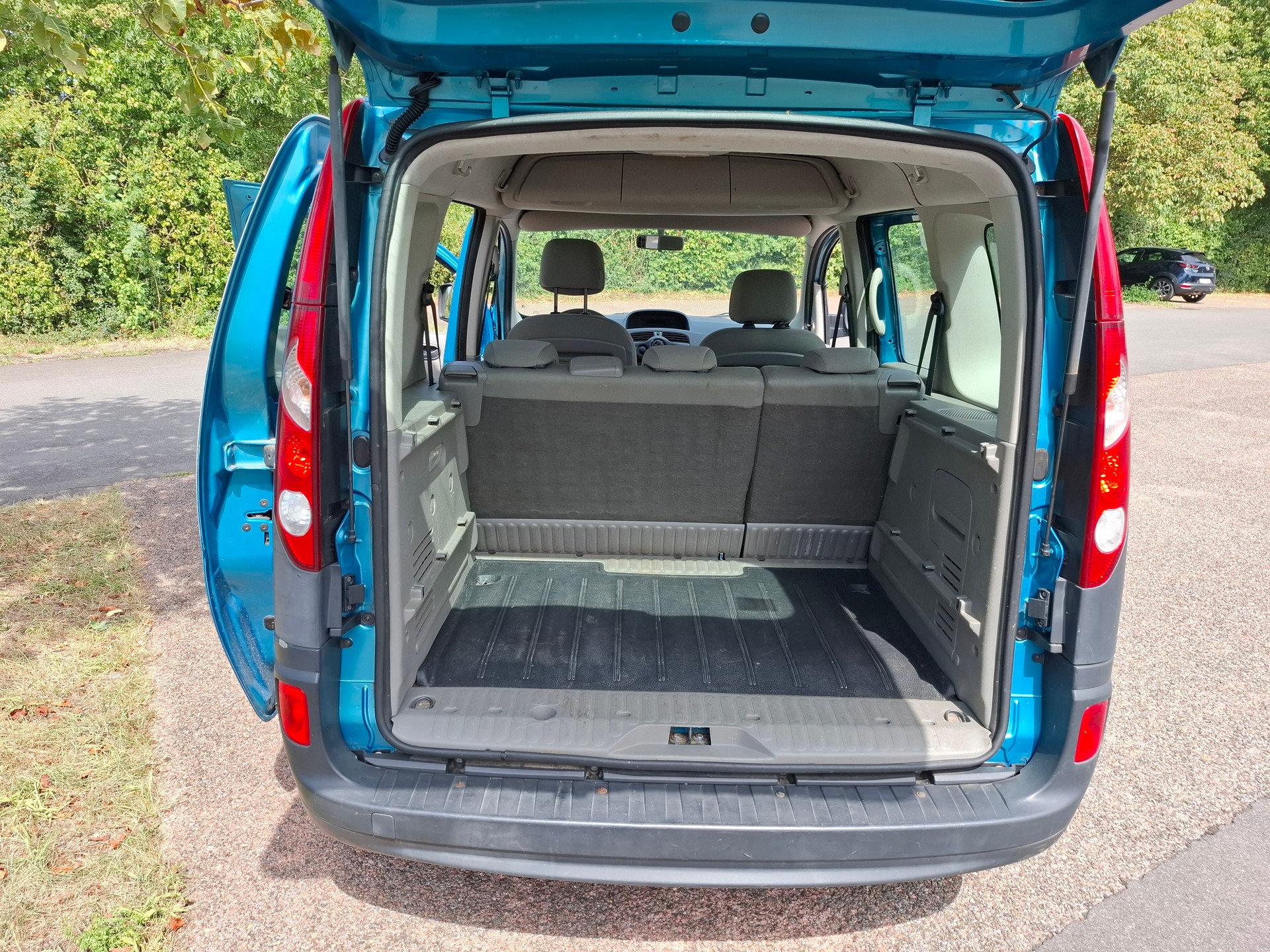 RENAULT Kangoo 1.6 16V Privilège-image-9