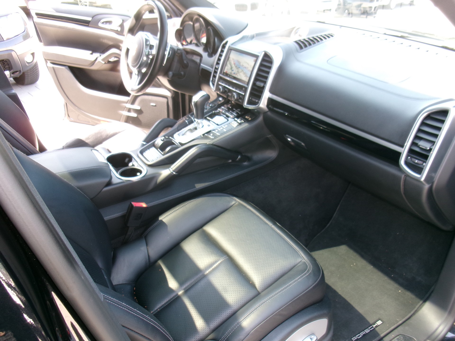 PORSCHE Cayenne S-image-5