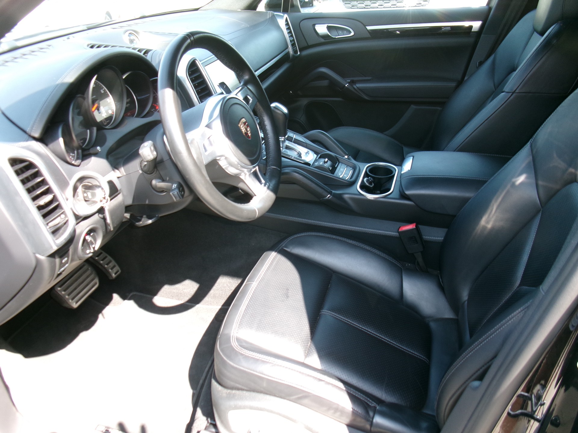 PORSCHE Cayenne S-image-1