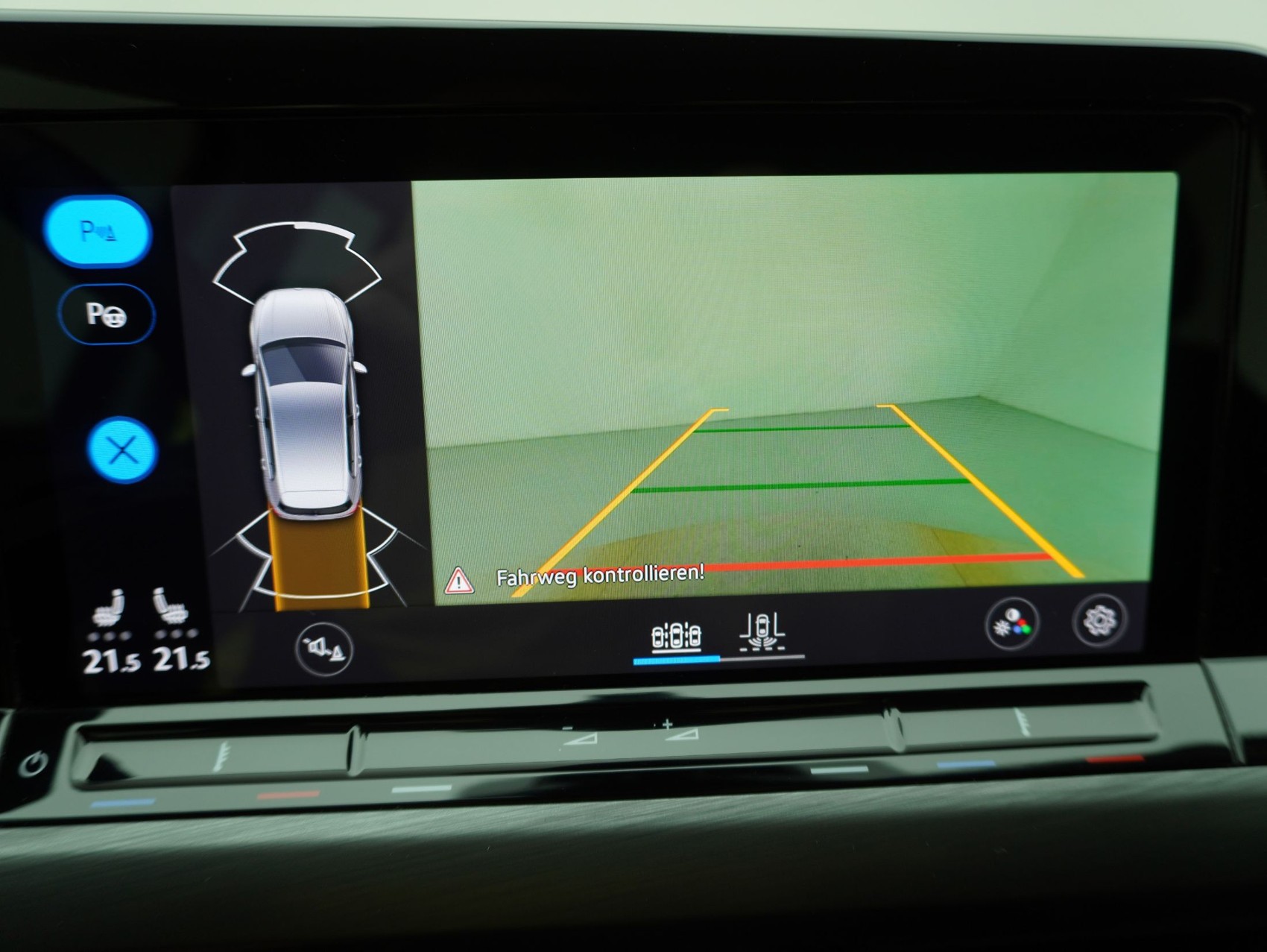 VW Golf 8 1.5 eTSI DSG Style-image-16