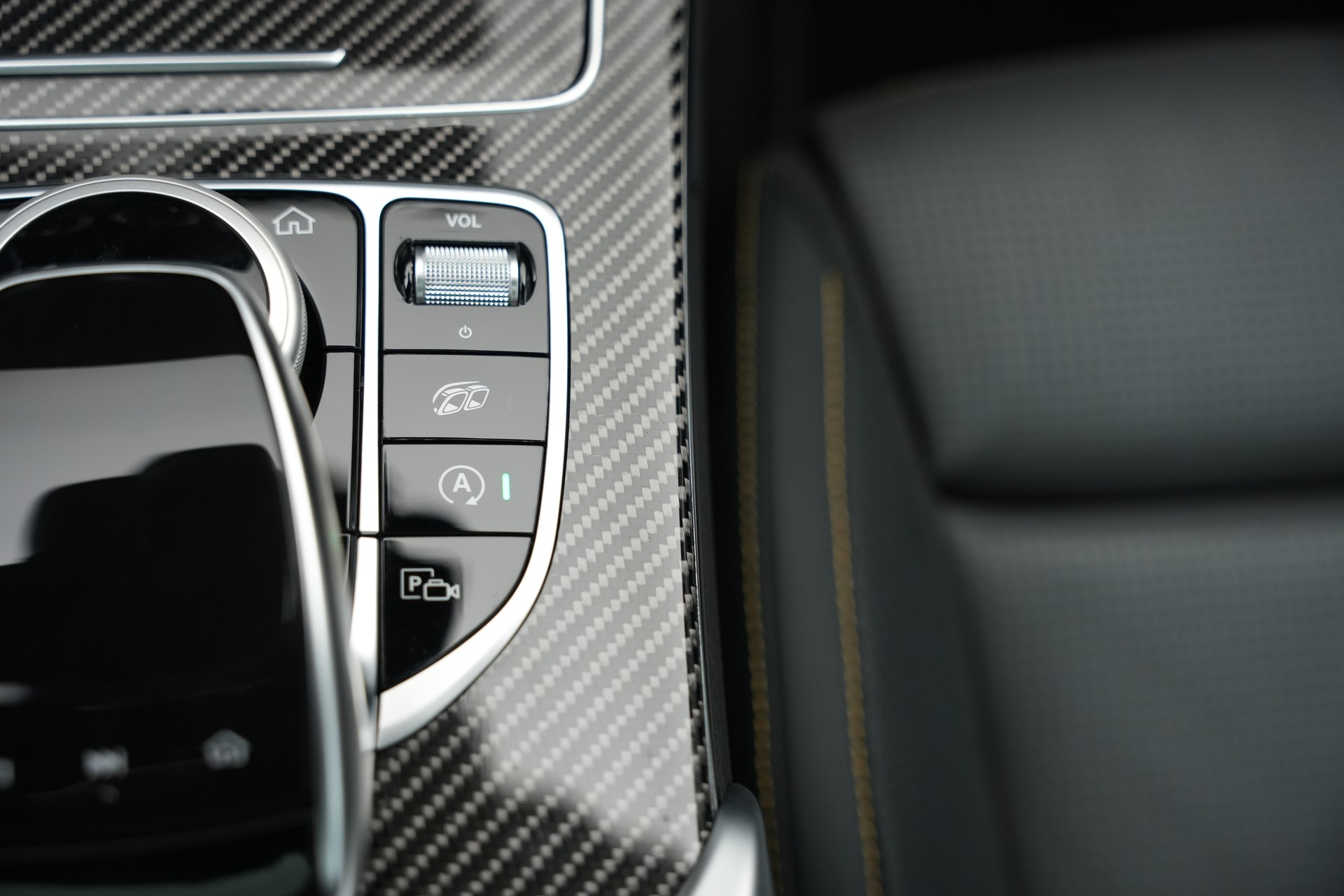 MERCEDES-BENZ C 63 S AMG Premium 9G-tronic *CH-Fahrzeug* *Designo Mattlackierung* *Carbon* *Burmester*-image-28
