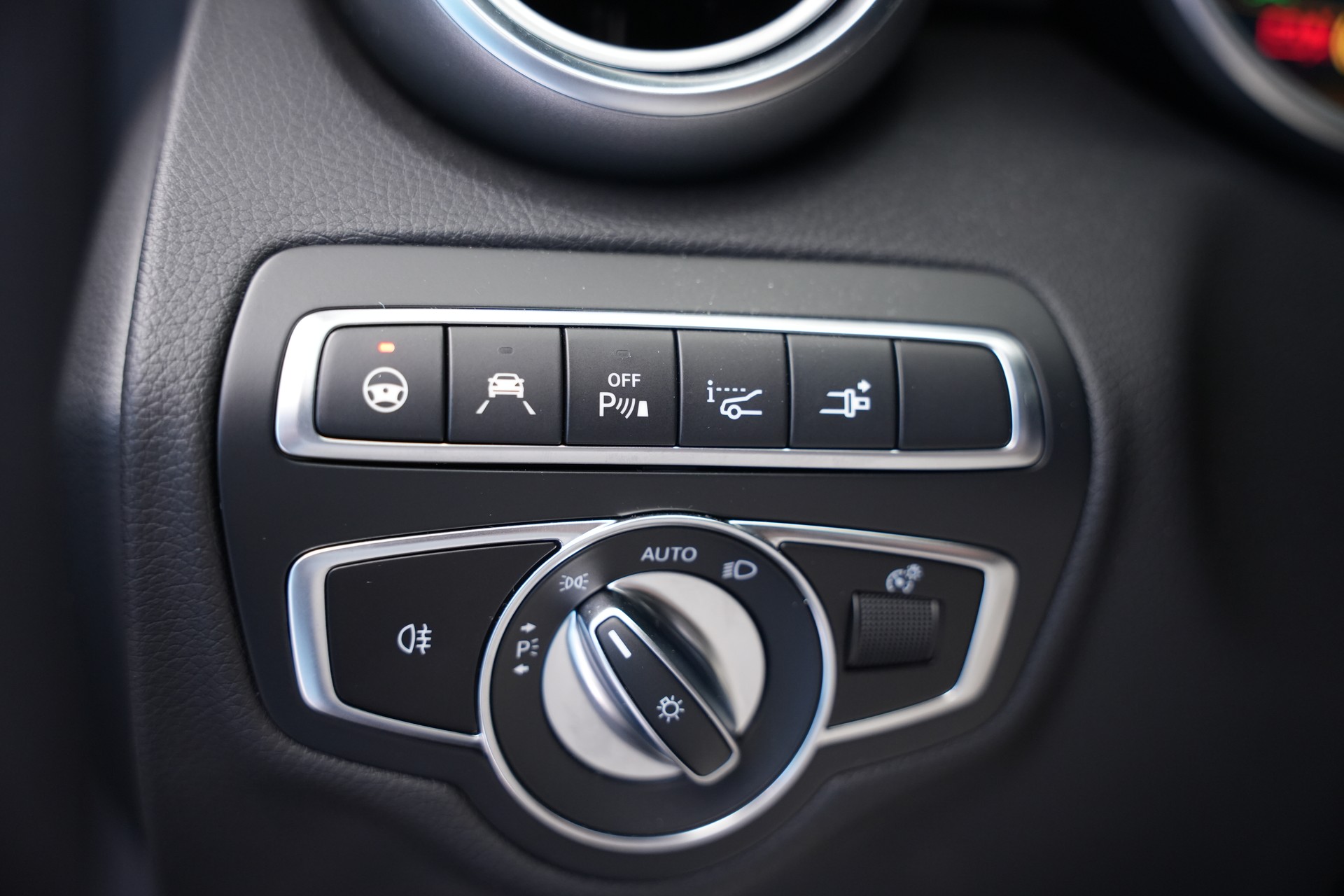 MERCEDES-BENZ C 63 S AMG Premium 9G-tronic *CH-Fahrzeug* *Designo Mattlackierung* *Carbon* *Burmester*-image-40