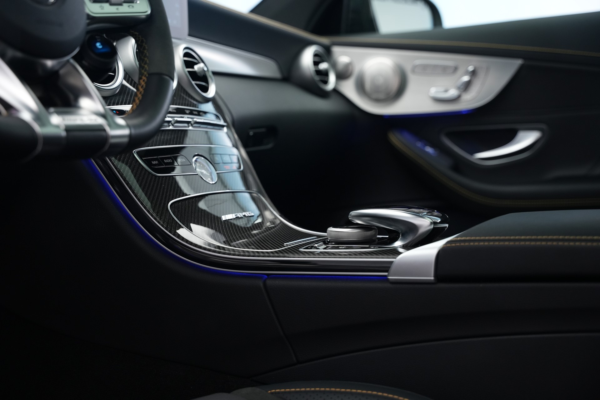 MERCEDES-BENZ C 63 S AMG Premium 9G-tronic *CH-Fahrzeug* *Designo Mattlackierung* *Carbon* *Burmester*-image-55