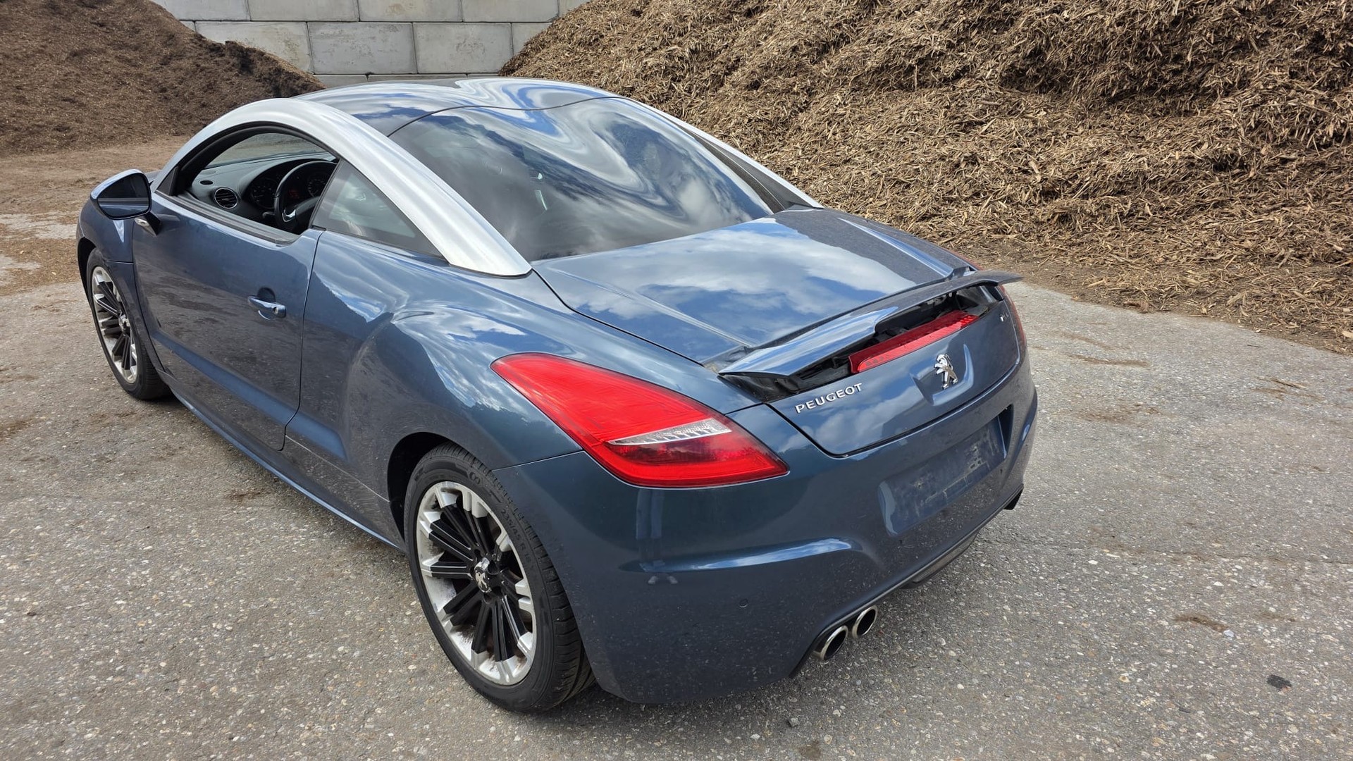 PEUGEOT RCZ 1.6 Turbo Limited Edition-image-3