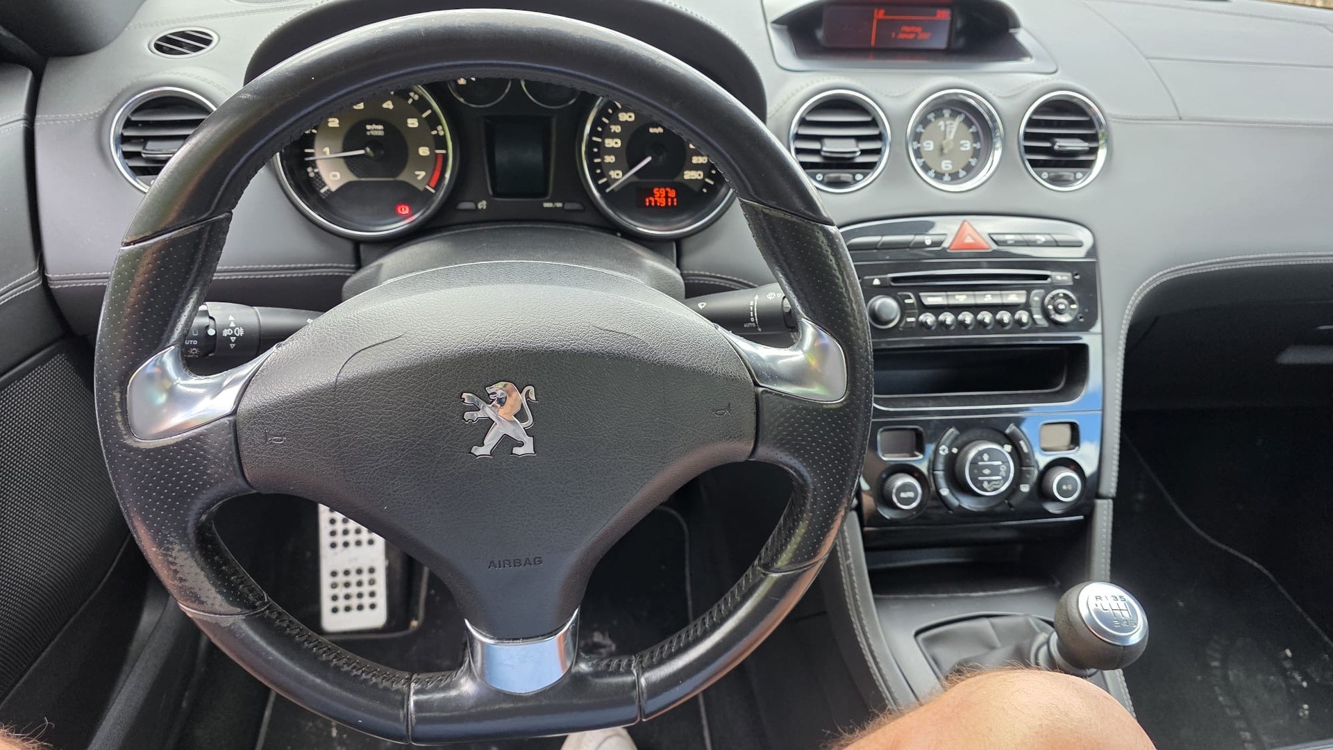 PEUGEOT RCZ 1.6 Turbo Limited Edition-image-5