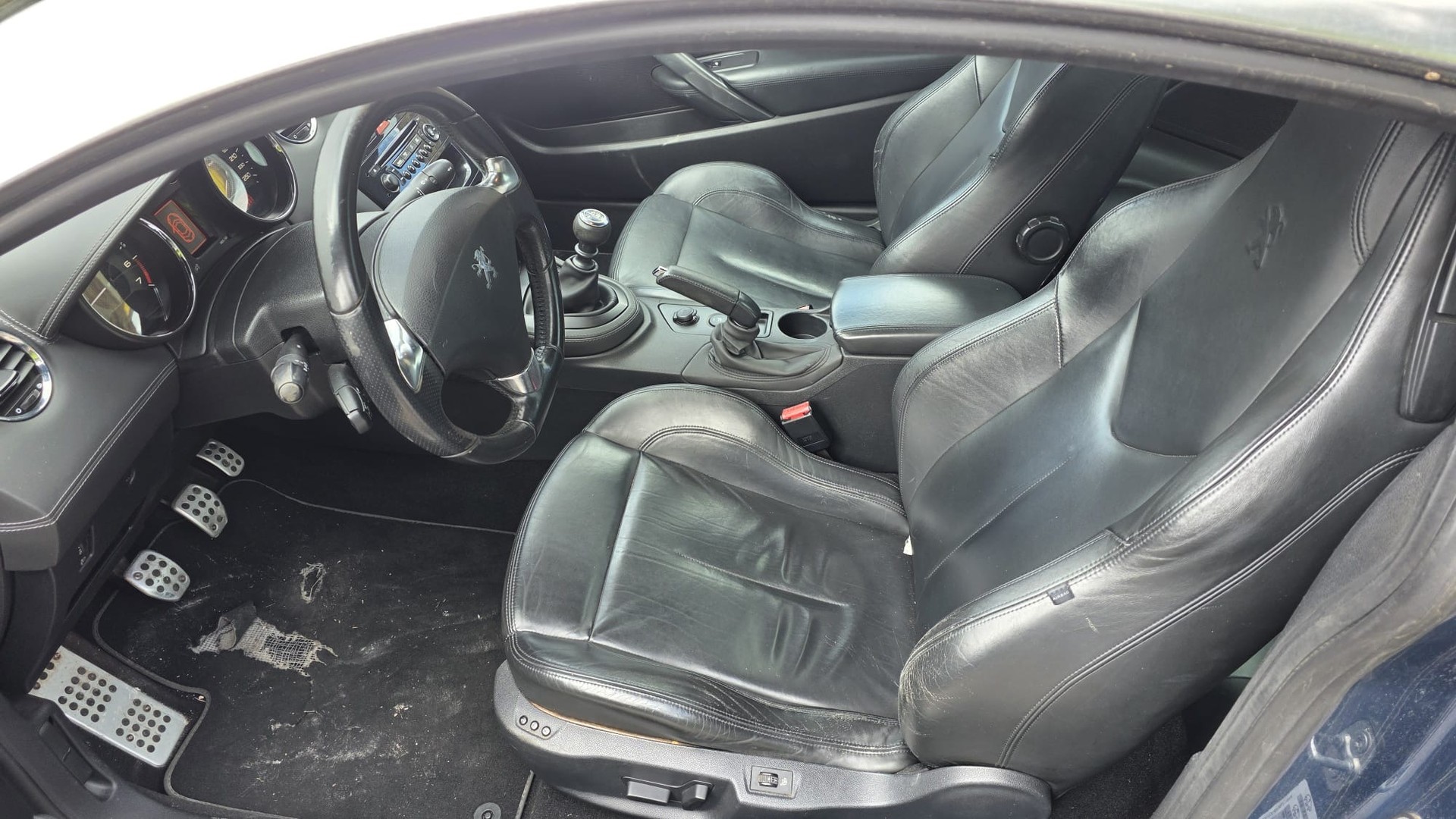 PEUGEOT RCZ 1.6 Turbo Limited Edition-image-4