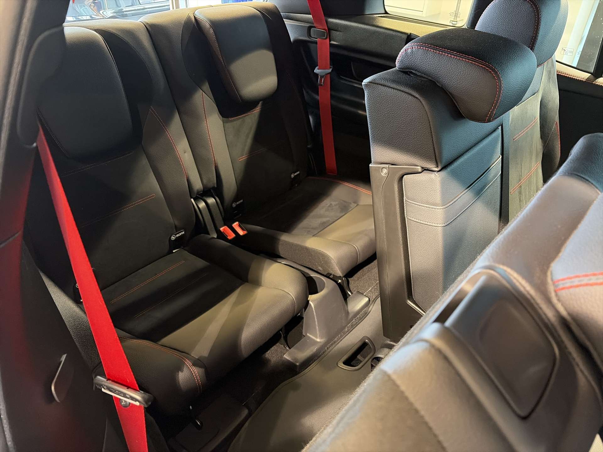 MERCEDES-BENZ GLB 35 AMG 7-Plätzer 306PS 4Matic G-Tronic Automat-image-14