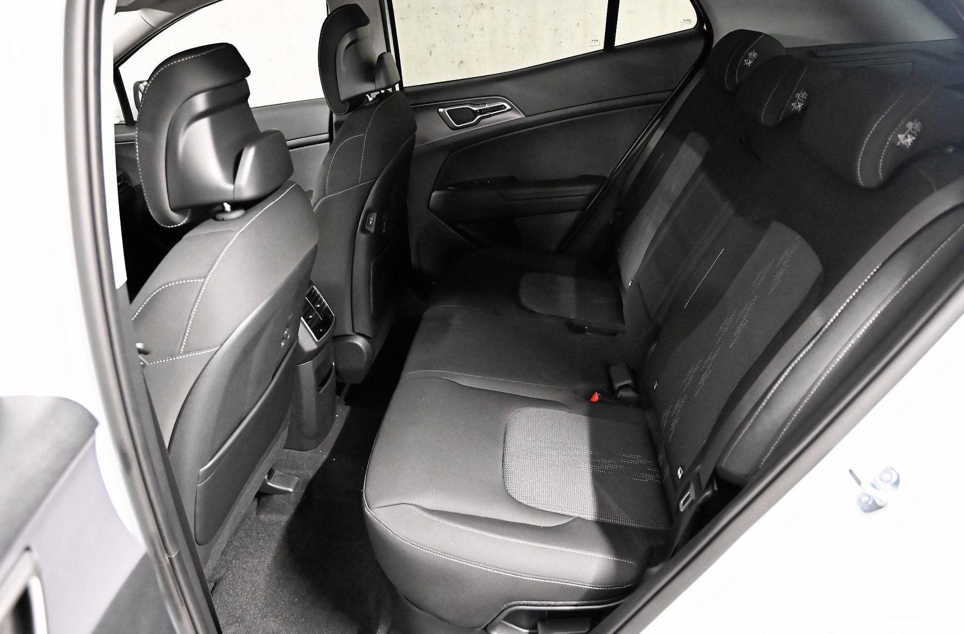 KIA Sportage 1.6 T-GDi Hybrid Power Edition-image-7