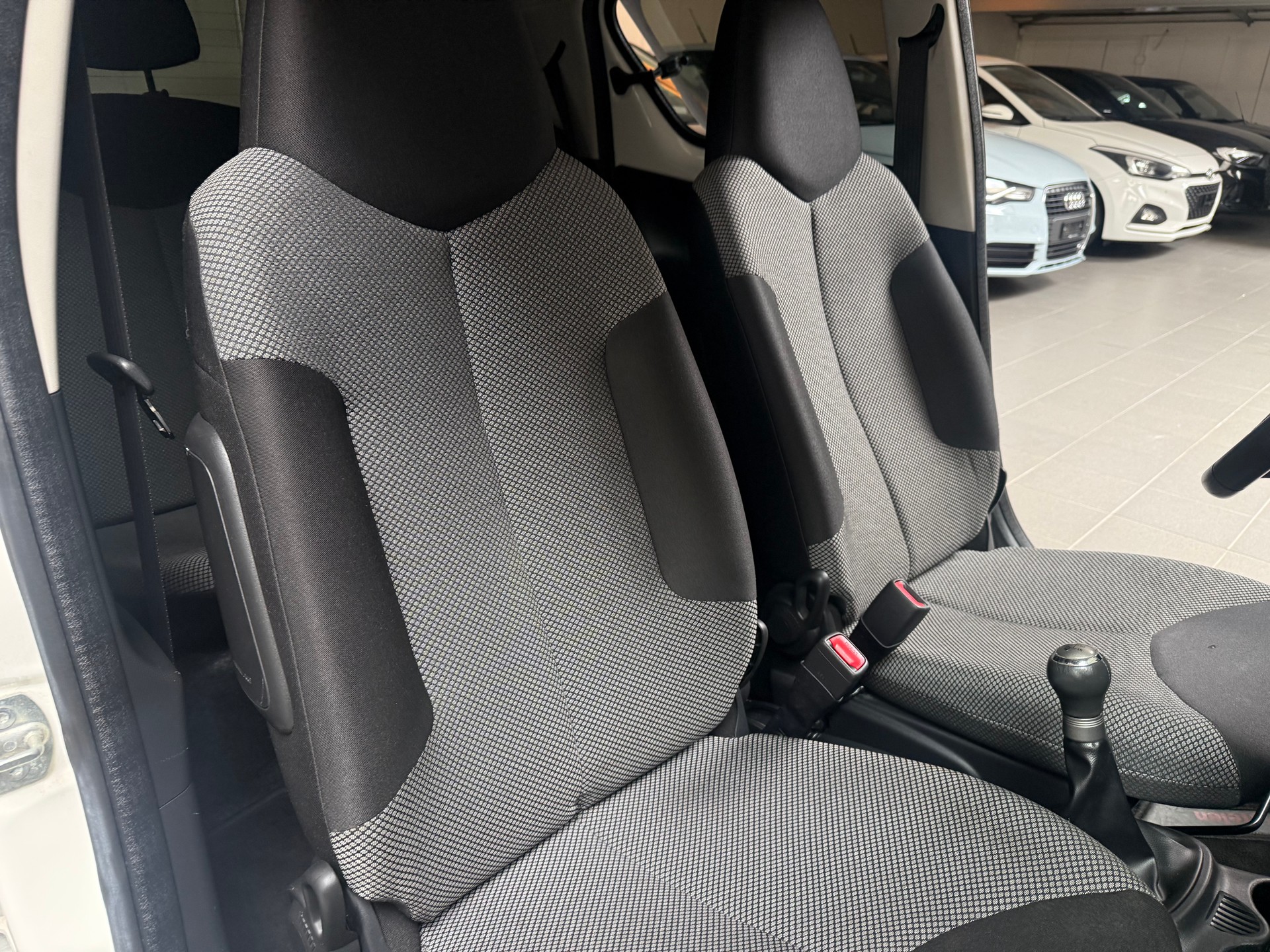 TOYOTA Aygo 1.0 VVT-i Luna-image-15
