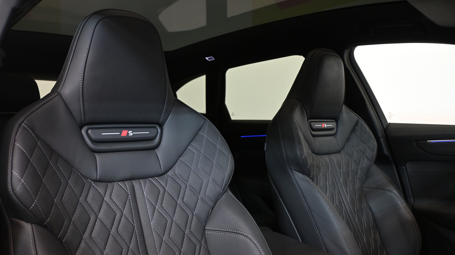 AUDI A6 Avant e-hybrid quattro 270 kW S tronic S-LINE & EDITION ONE PAKET-image-6