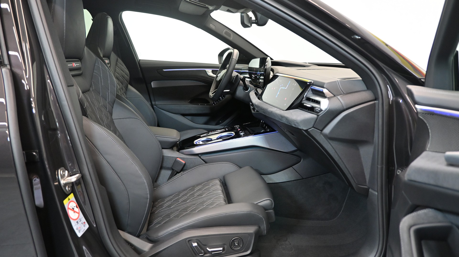 AUDI A6 Avant e-hybrid quattro 270 kW S tronic S-LINE & EDITION ONE PAKET-image-3