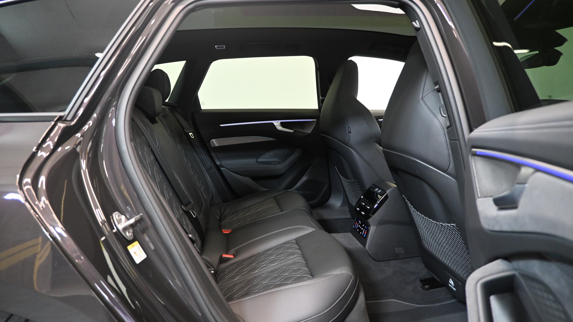 AUDI A6 Avant e-hybrid quattro 270 kW S tronic S-LINE & EDITION ONE PAKET-image-7