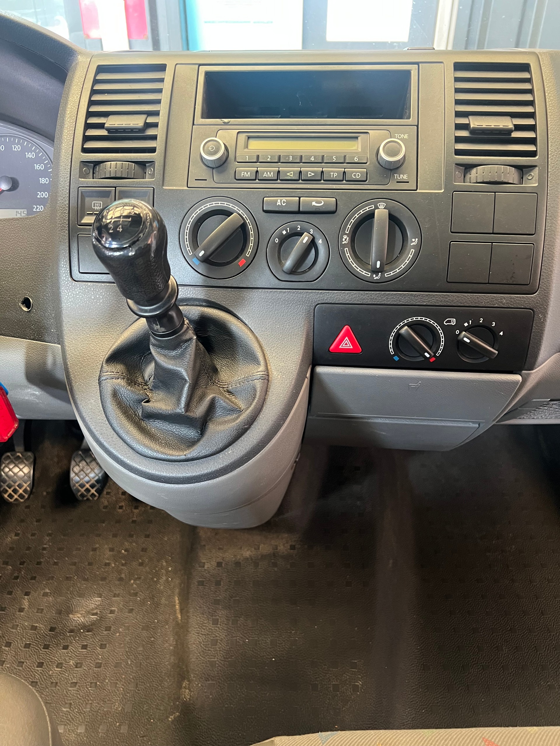 VW T5 2.0-image-5