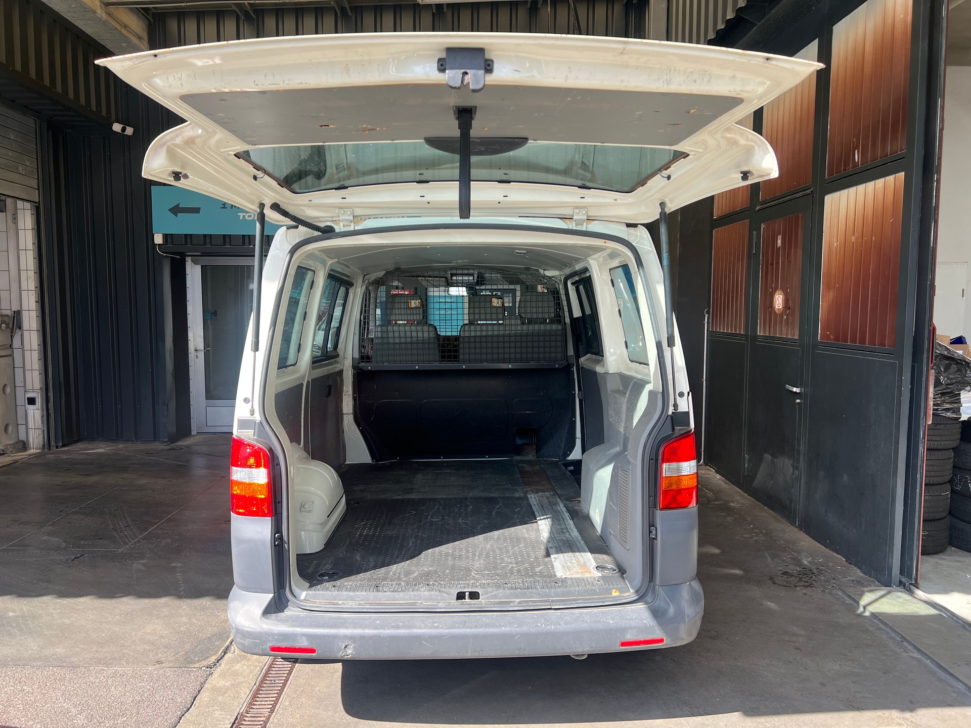 VW T5 2.0-image-8
