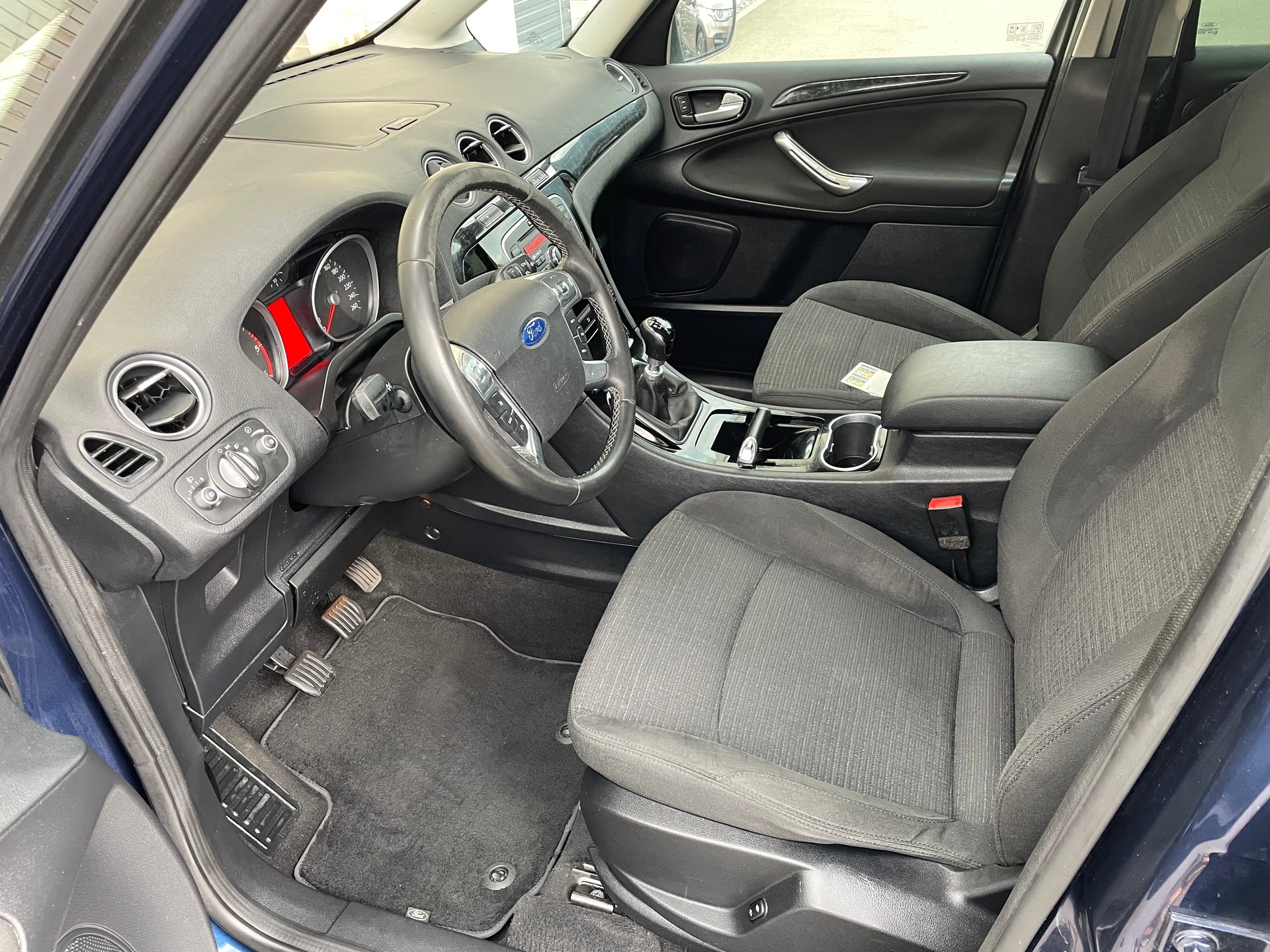 FORD Galaxy 2.0 TDCi KNIE-Edition-image-11
