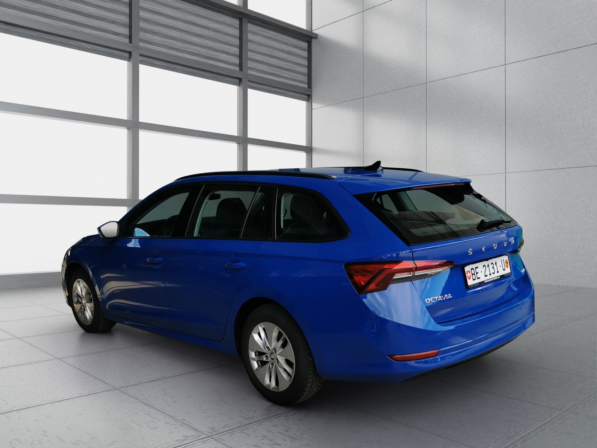 SKODA Octavia Combi 2.0 TDI DSG Ambition 4x4-image-2