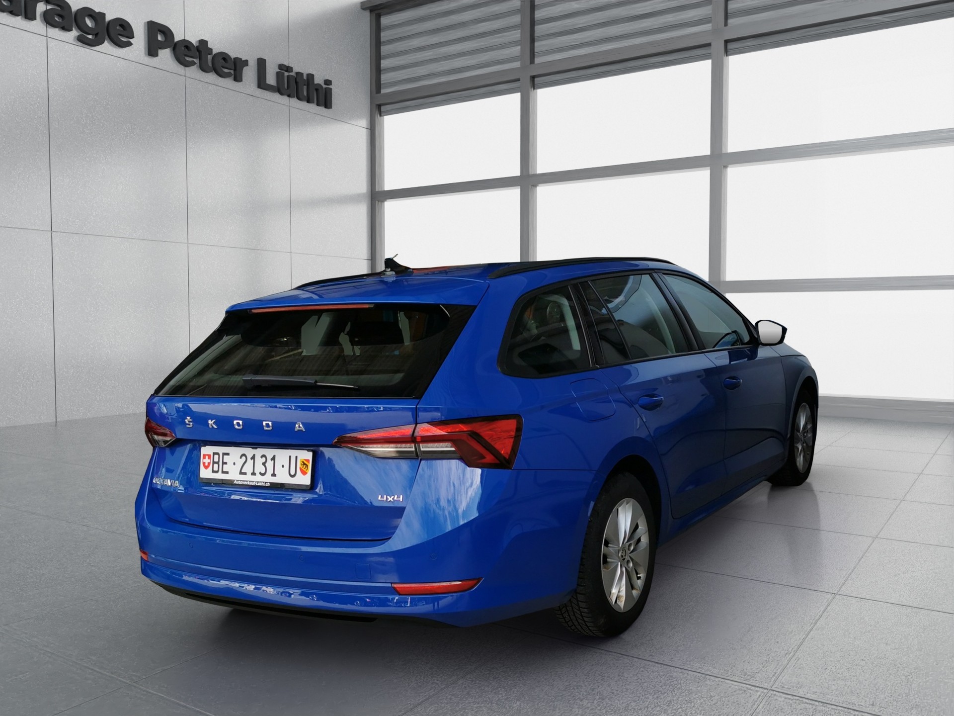 SKODA Octavia Combi 2.0 TDI DSG Ambition 4x4-image-1