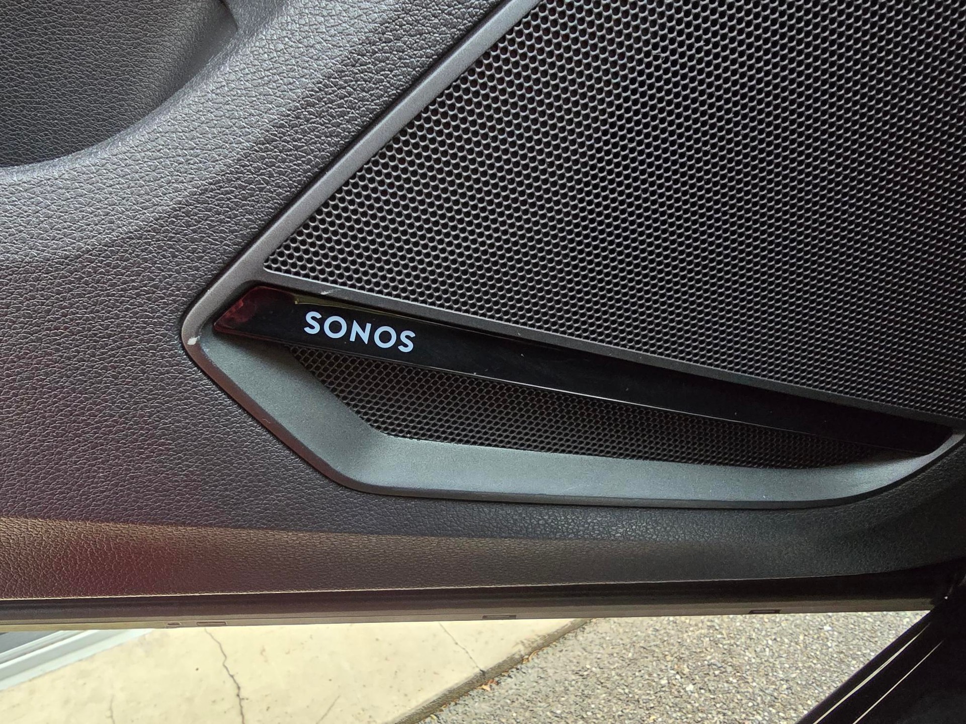 AUDI Q2 35 TFSI S line S-tronic-image-12