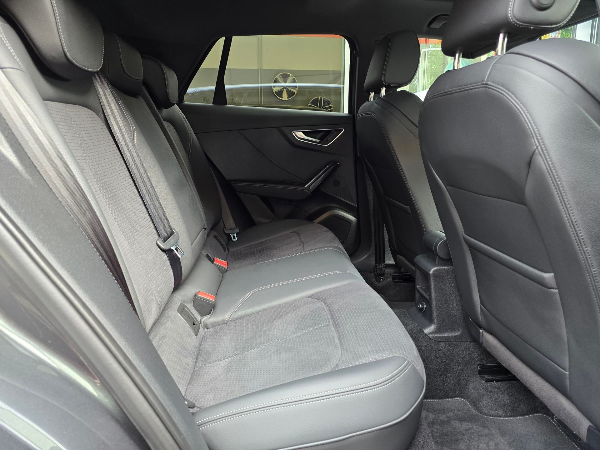 AUDI Q2 35 TFSI S line S-tronic-image-8