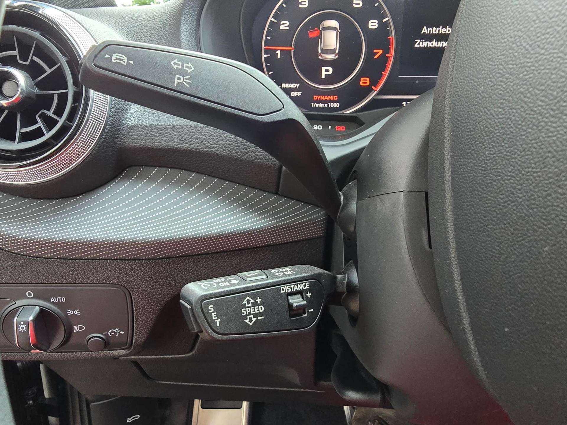 AUDI Q2 35 TFSI S line S-tronic-image-13