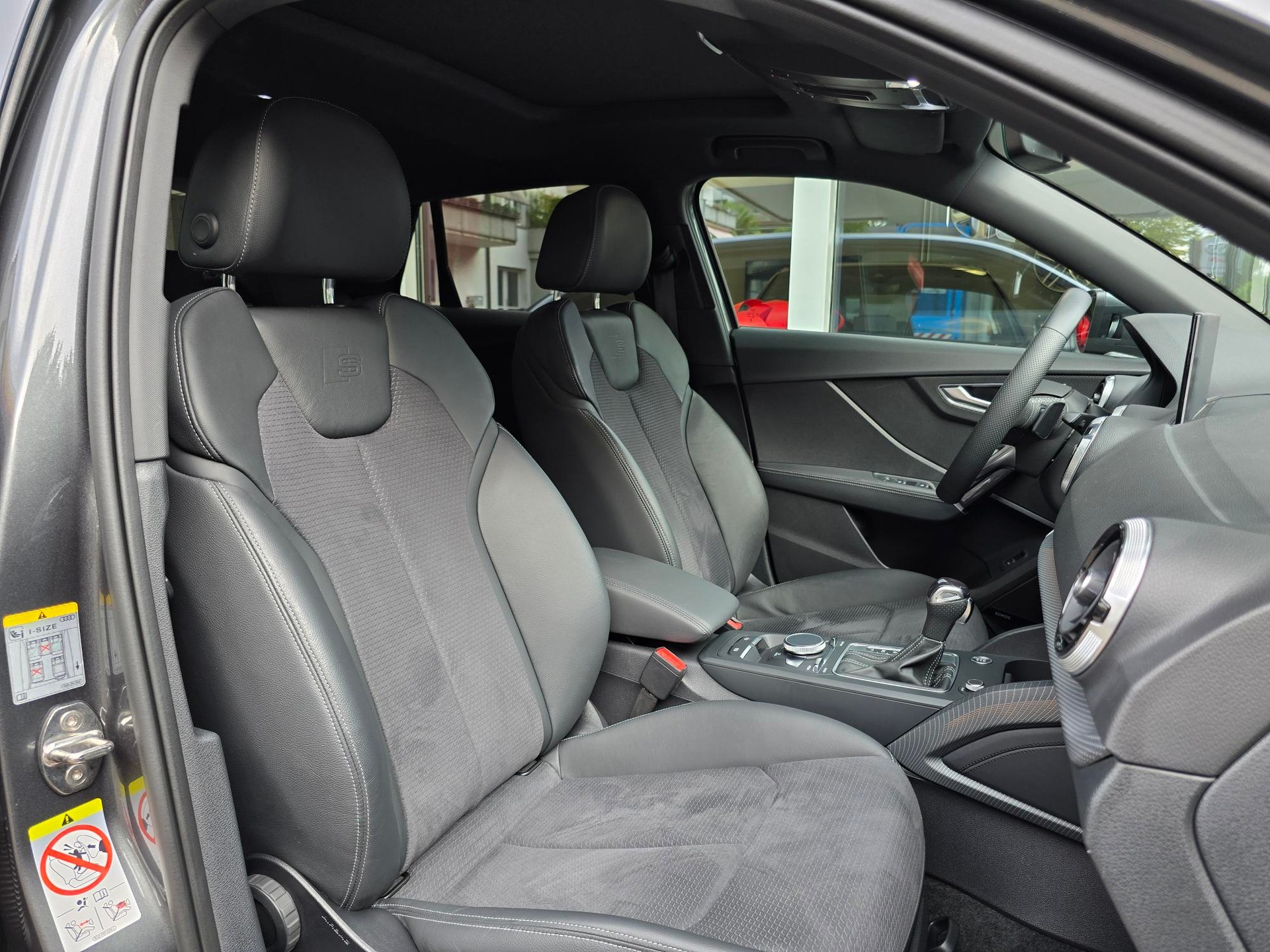 AUDI Q2 35 TFSI S line S-tronic-image-7