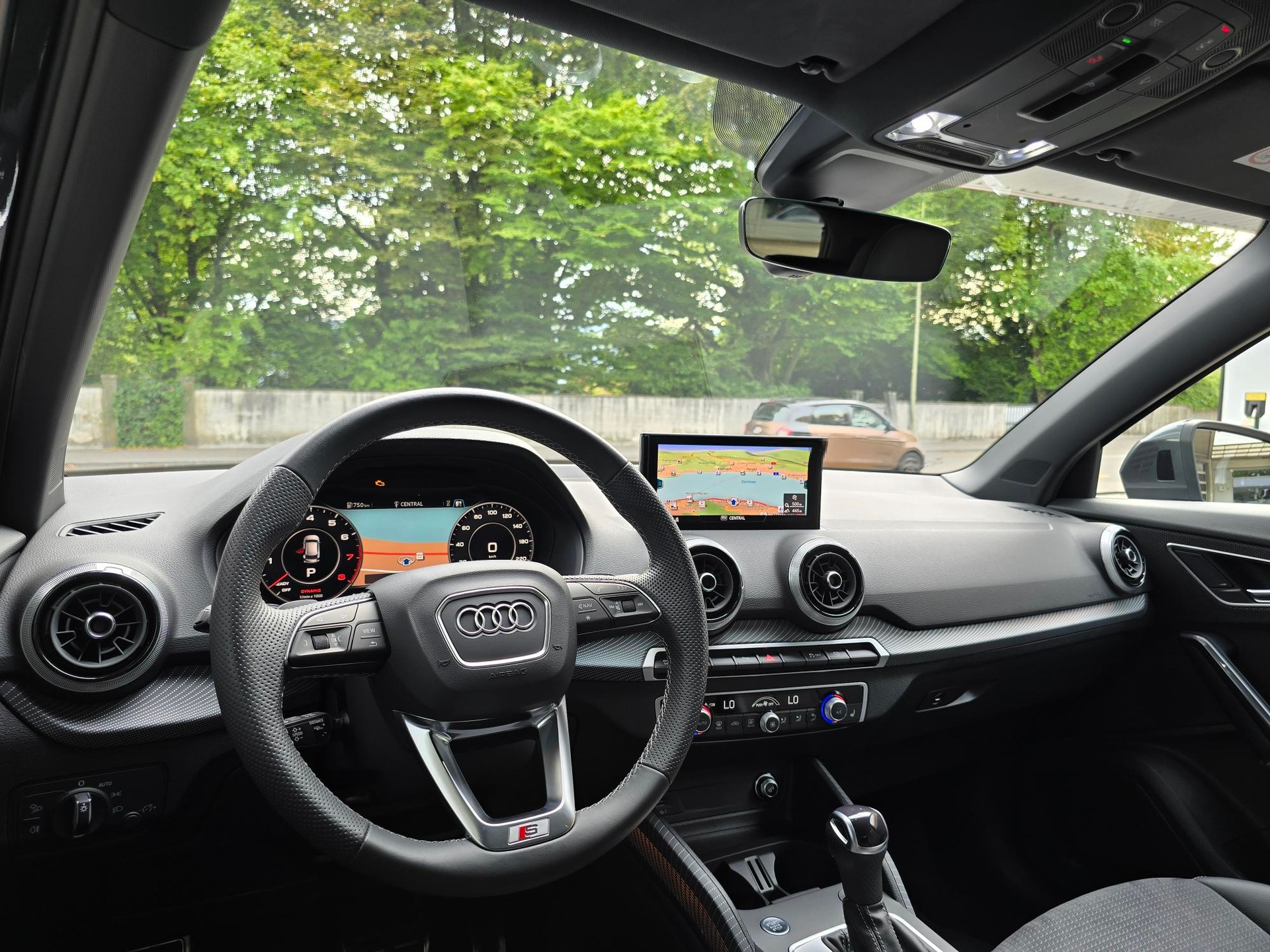 AUDI Q2 35 TFSI S line S-tronic-image-6