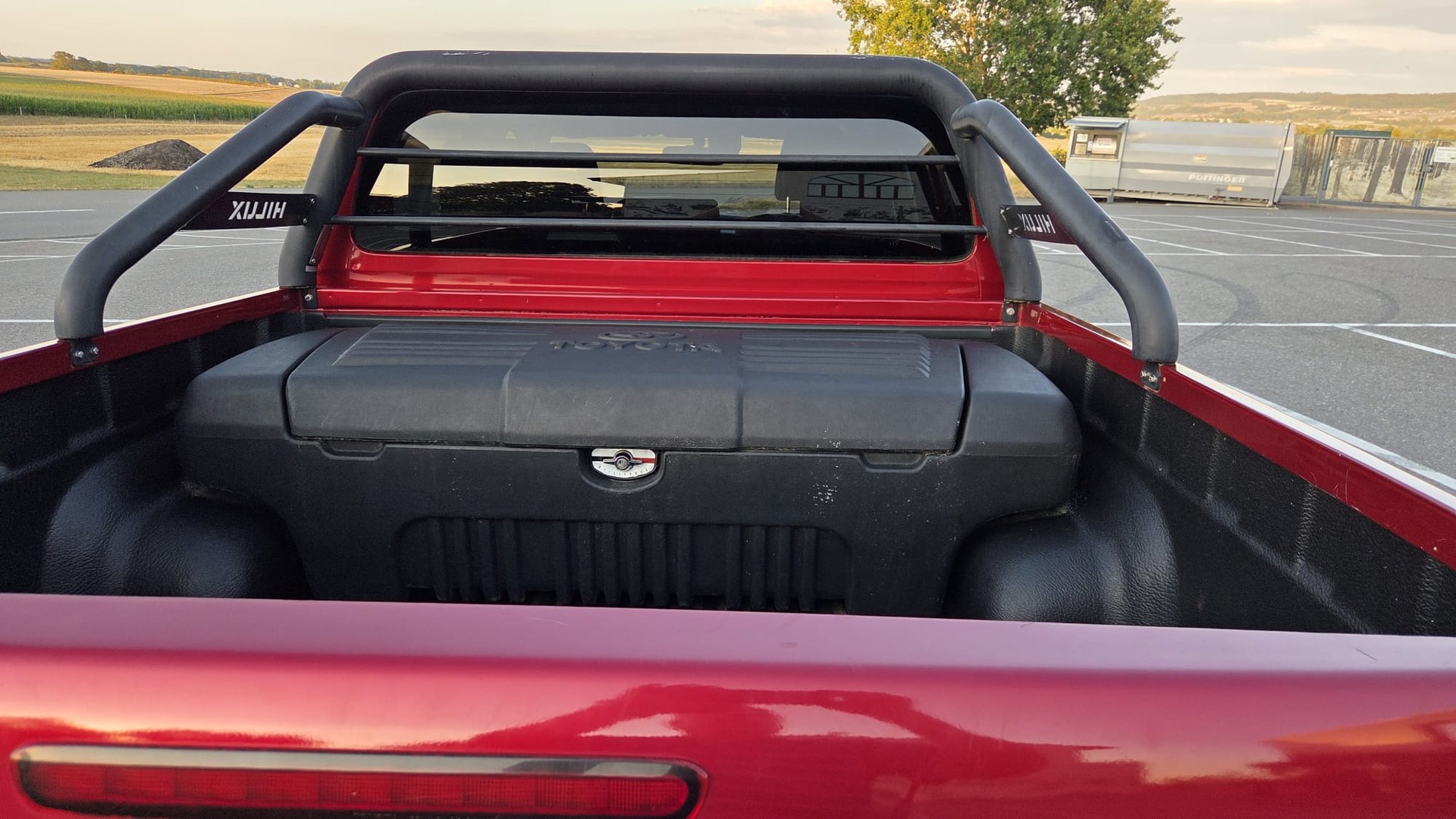 TOYOTA HILUX 2.4 D-4D 50 YEARS EDITION DOUBLE CAB 4x4 AUTOMATIQUE-image-5