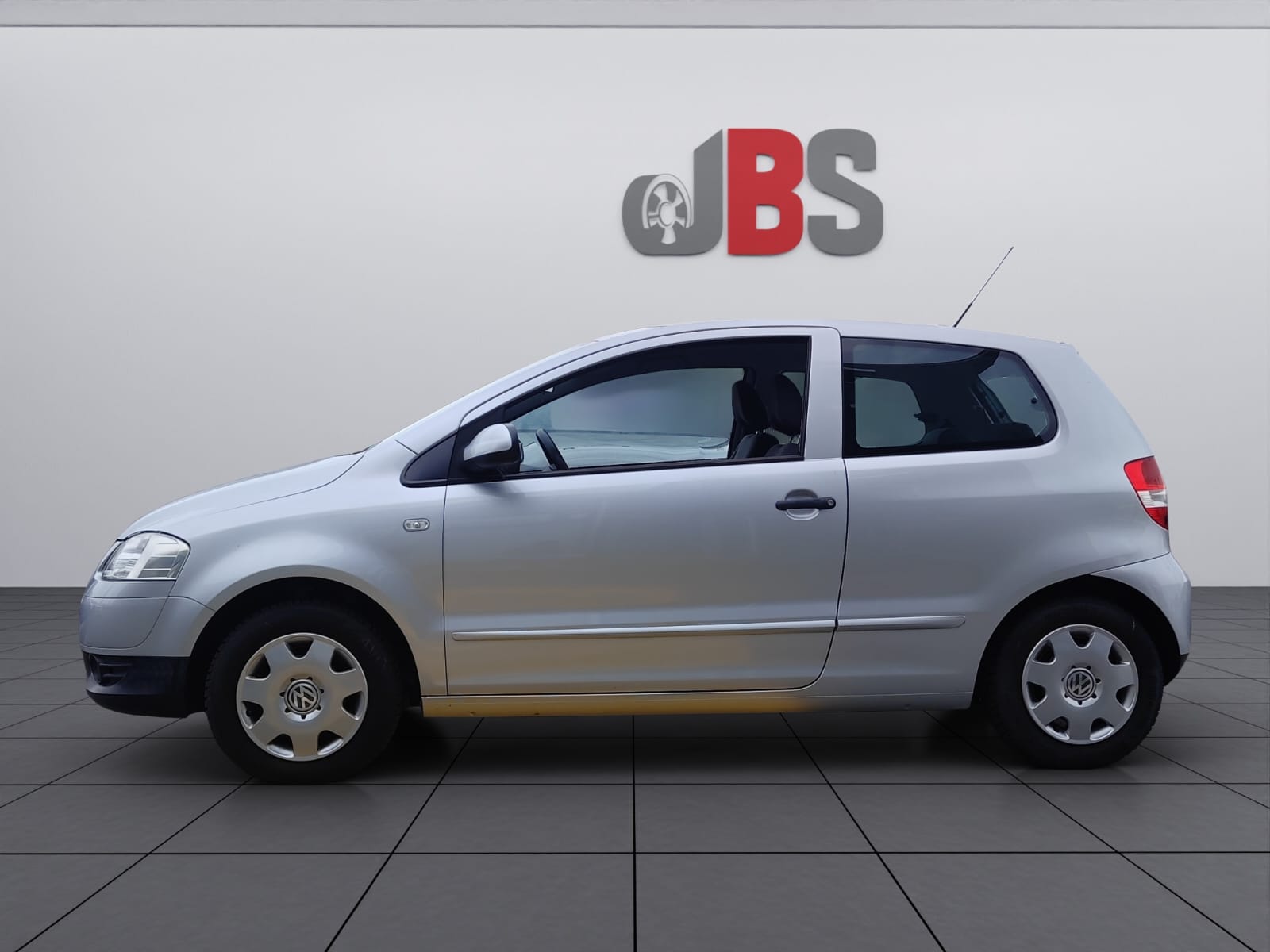 VW Fox 1.2-showroom-element-3