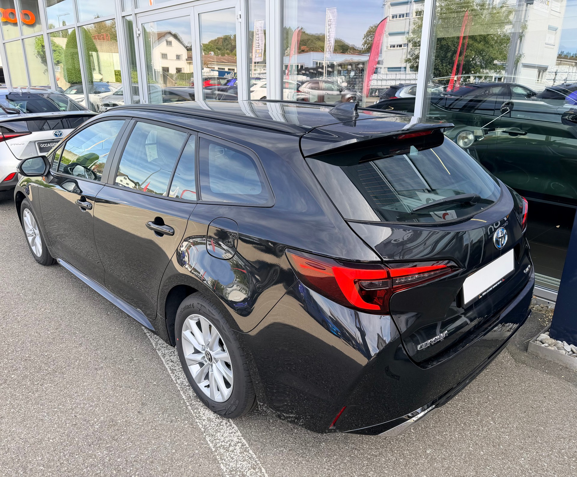 TOYOTA Corolla 1.8 HSD Comfort e- CVT-image-5