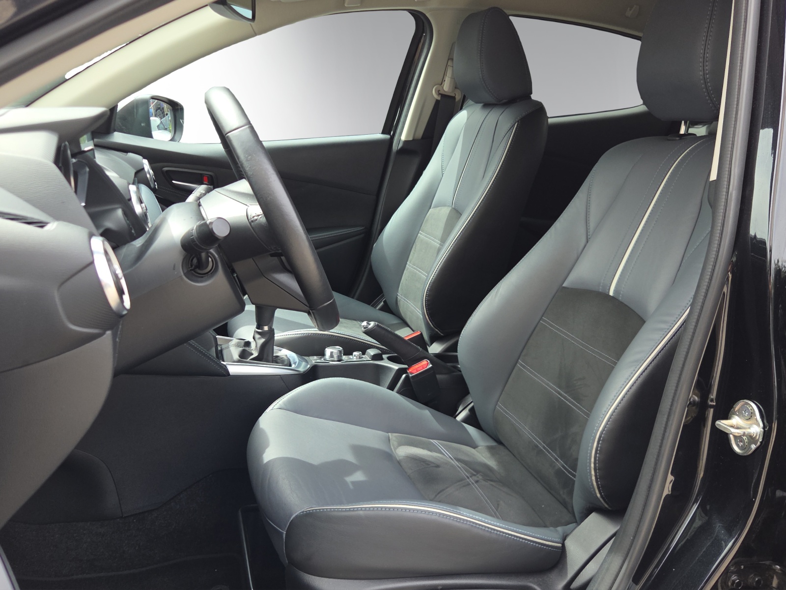 MAZDA 2 SKYACTIV-G 90 Mild Hybrid Revolution-image-7