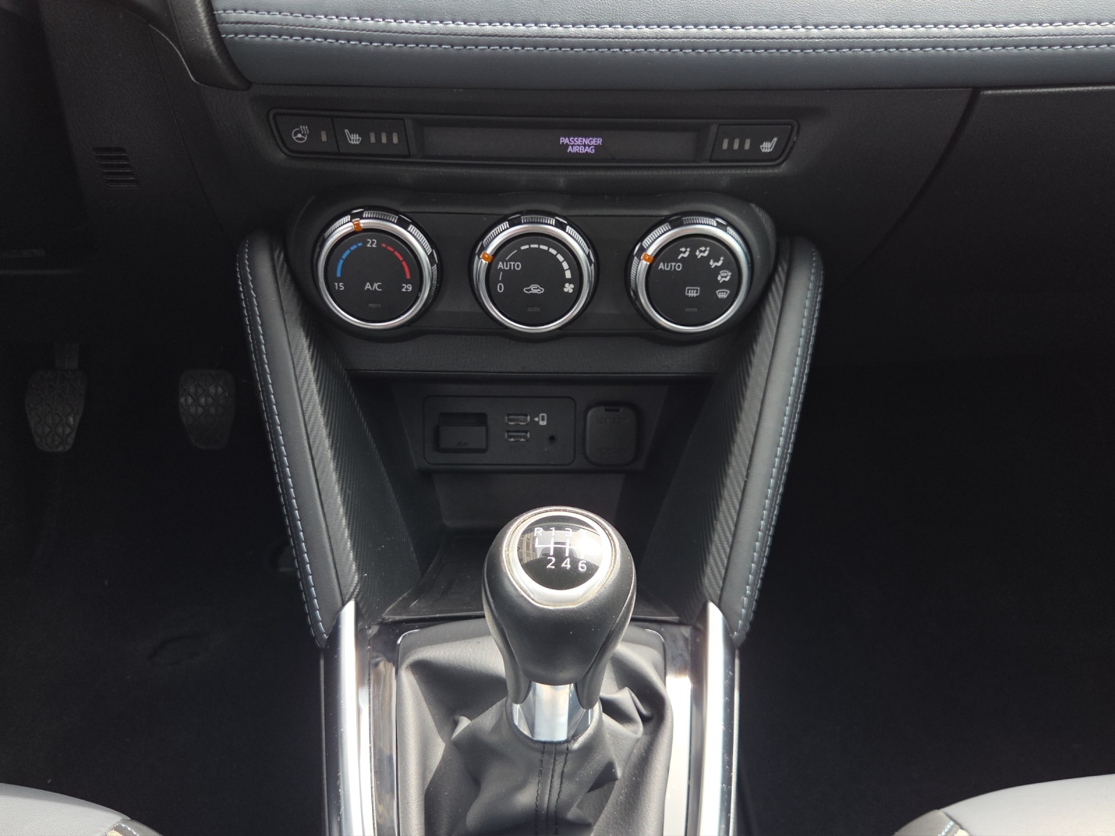 MAZDA 2 SKYACTIV-G 90 Mild Hybrid Revolution-image-13