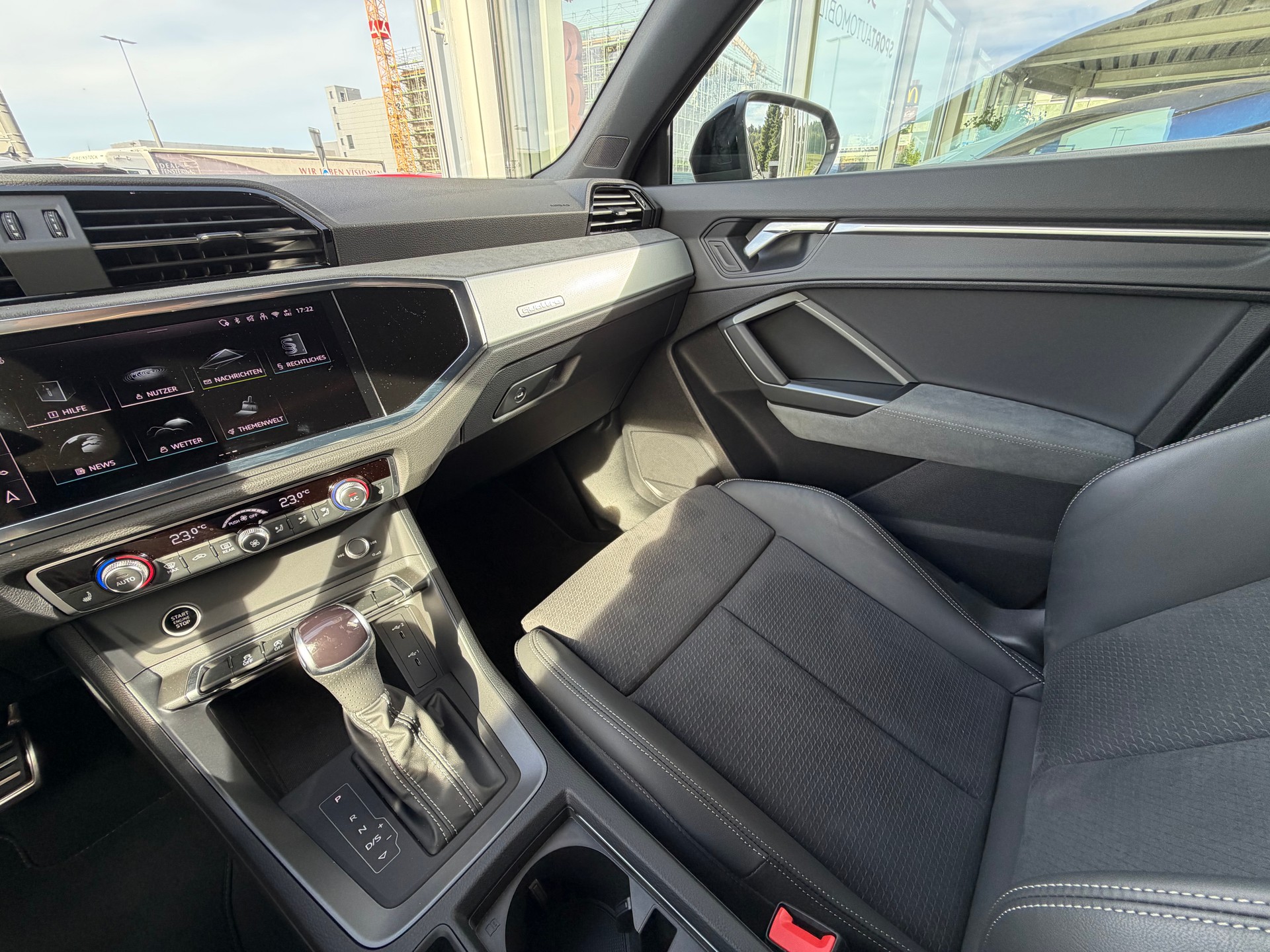 AUDI Q3 Sportback 40 TDI S line quattro S-tronic-image-28