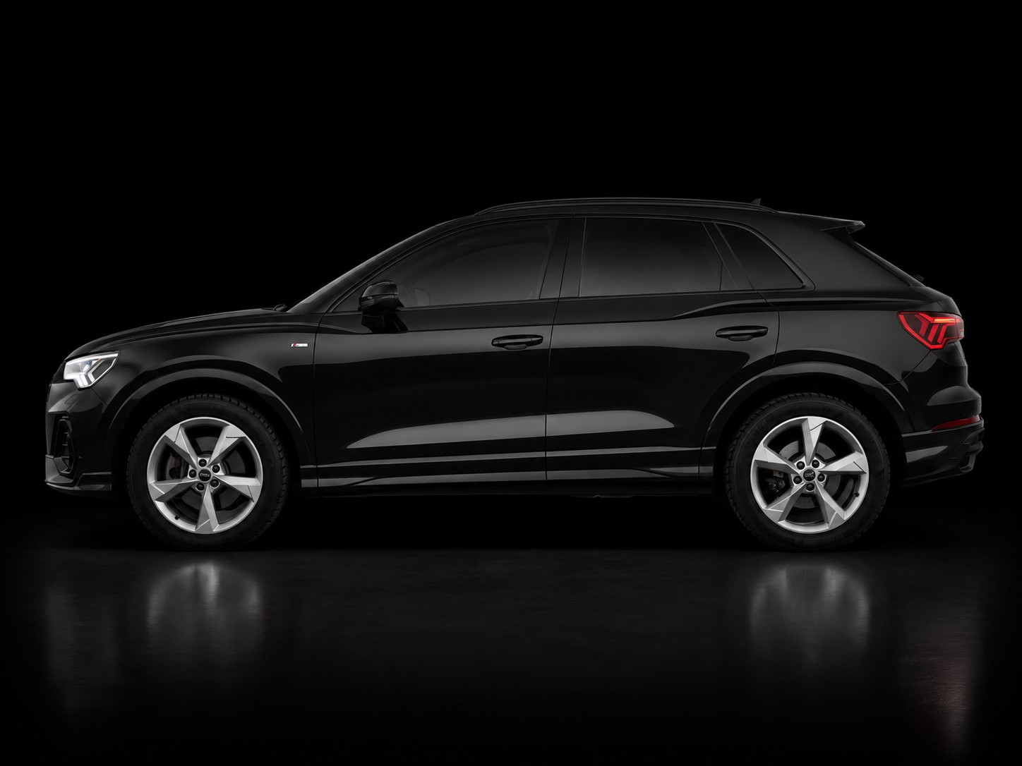 AUDI Q3 Sportback 40 TDI S line quattro S-tronic-image-2
