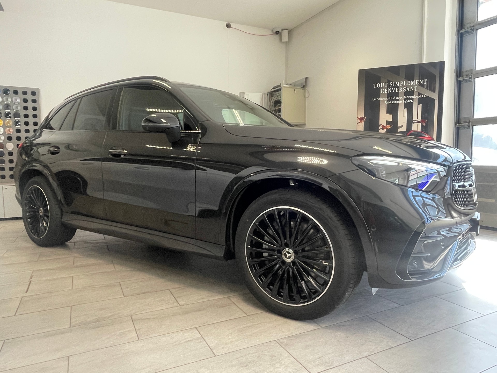 MERCEDES-BENZ GLC 300 4Matic 9G-Tronic AMG Line-showroom-element-2