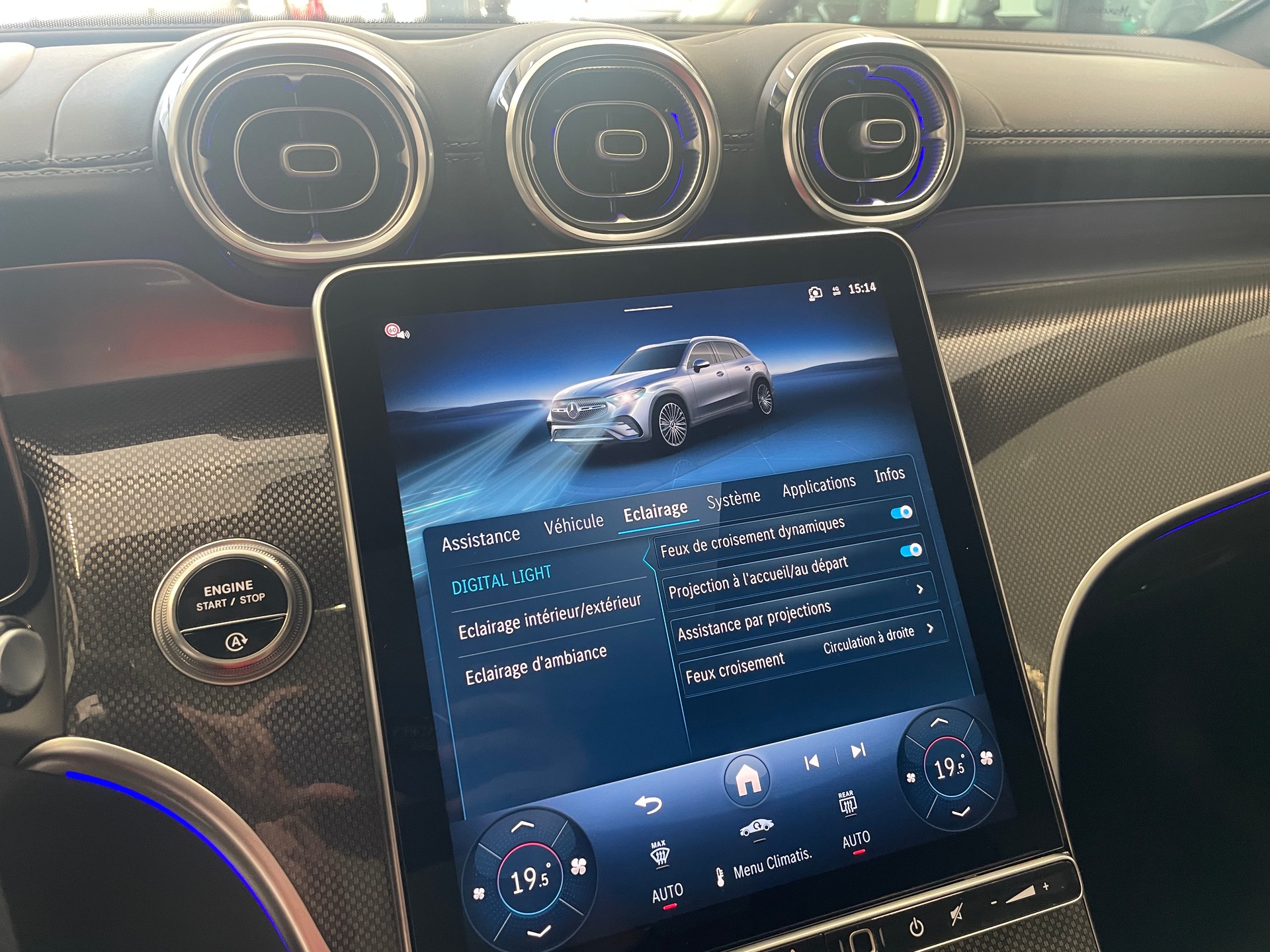 MERCEDES-BENZ GLC 300 4Matic 9G-Tronic AMG Line-image-22