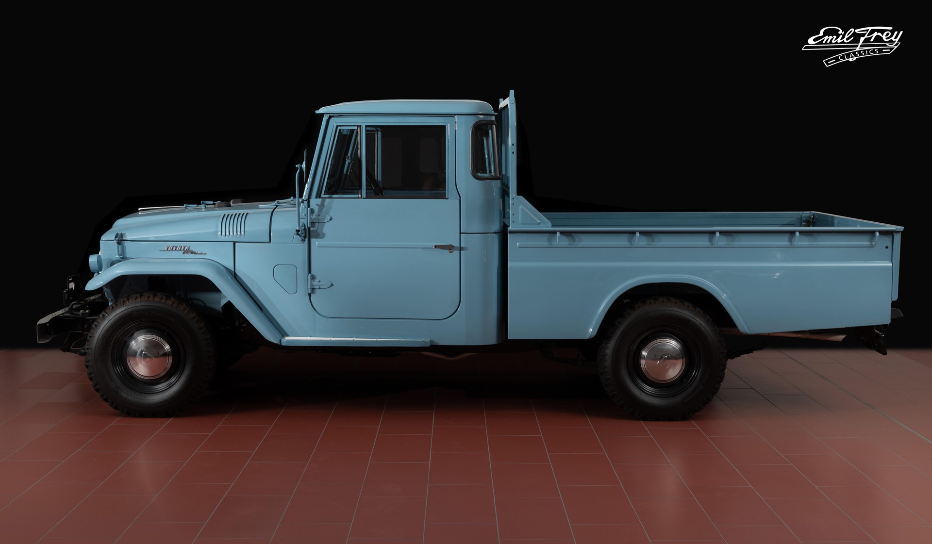 TOYOTA FJ45 LPB-showroom-element-1