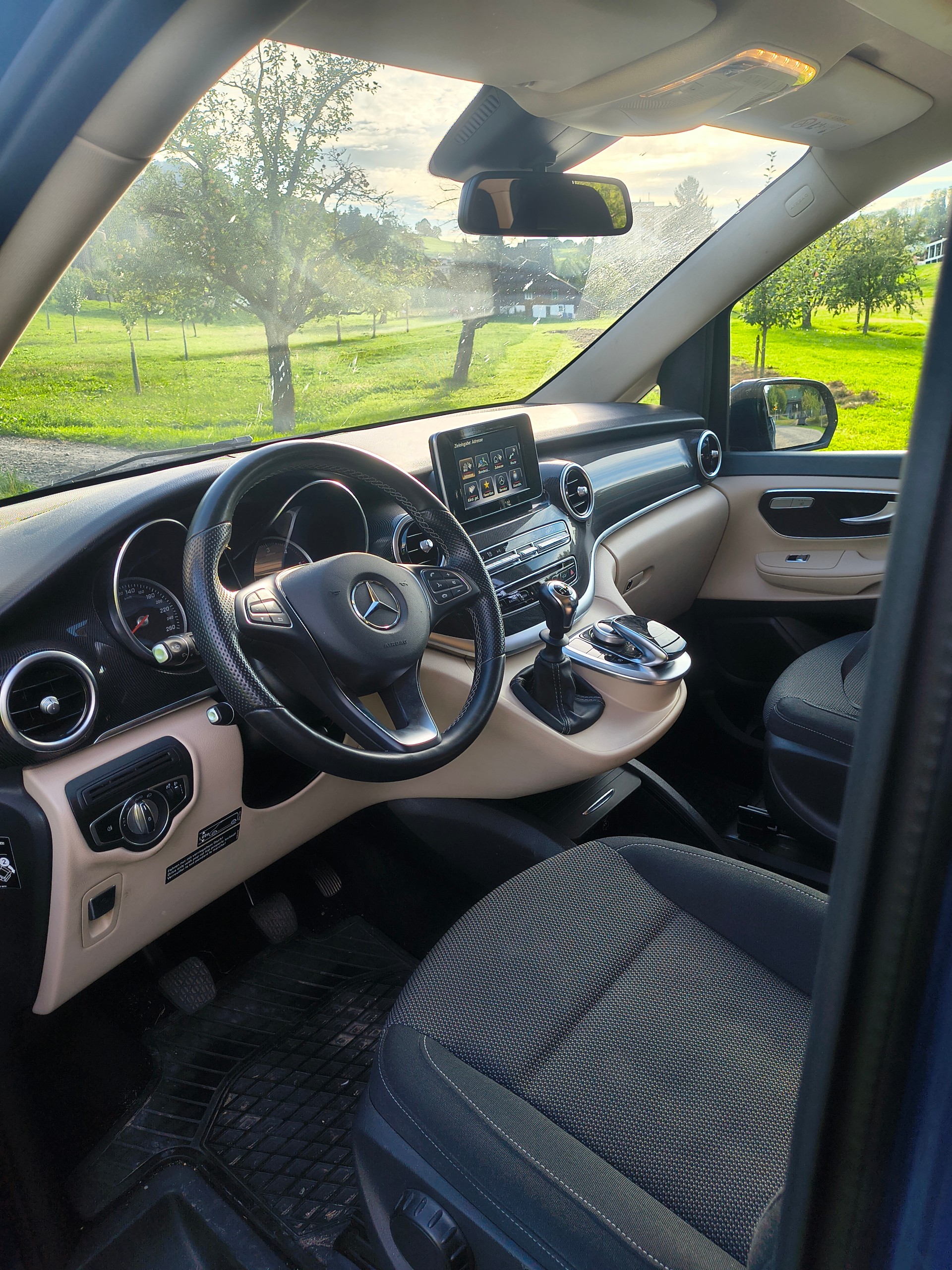 MERCEDES-BENZ 220 d-image-6